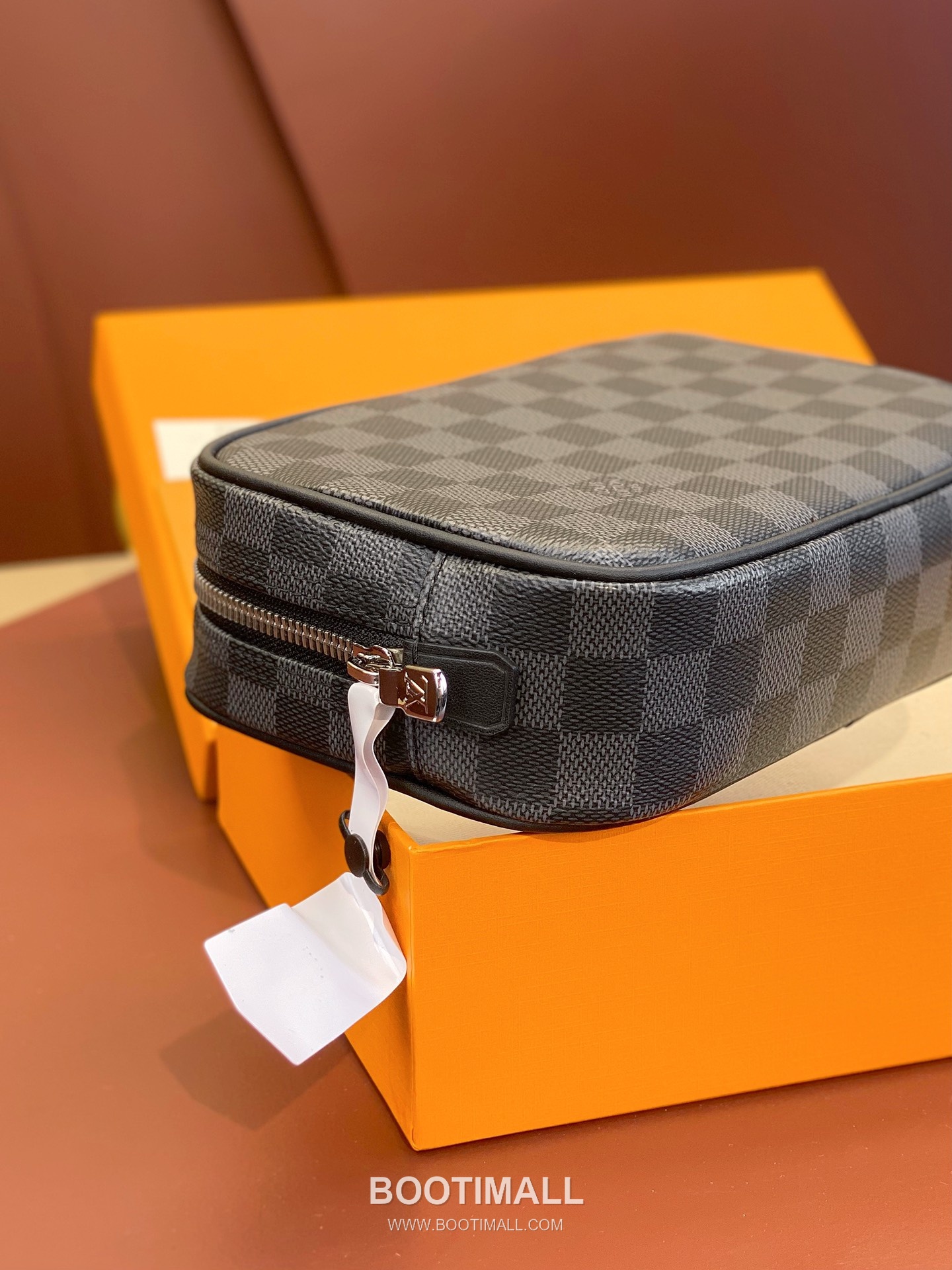 Louis Vuitton Toiletry Pouch 26 M47522 Damier Graphite Canvas Black Grey Clutch Bag 루이비통 토일러트리 파우치 26 M47522 다미에 그라파이트 캔버스 블랙 그레이 클러치백 21cm 4