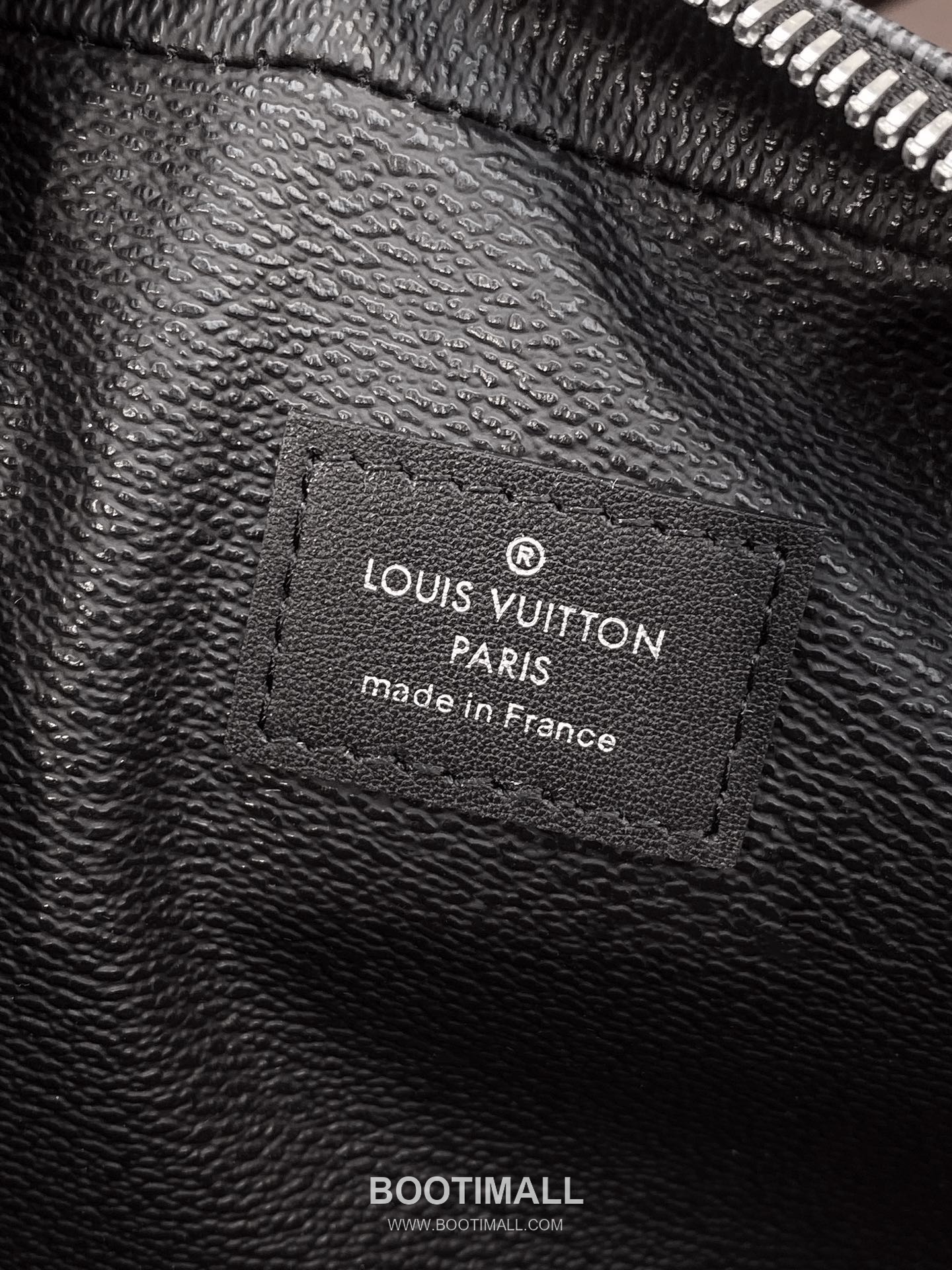 Louis Vuitton Toiletry Pouch 26 M47522 Damier Graphite Canvas Black Grey Clutch Bag 루이비통 토일러트리 파우치 26 M47522 다미에 그라파이트 캔버스 블랙 그레이 클러치백 21cm 7