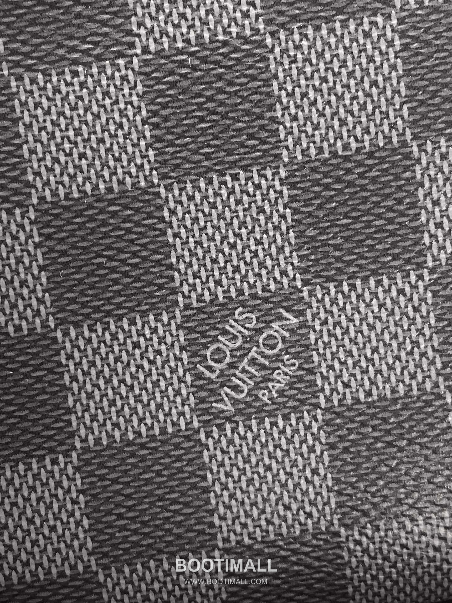 Louis Vuitton Toiletry Pouch 26 M47522 Damier Graphite Canvas Black Grey Clutch Bag 루이비통 토일러트리 파우치 26 M47522 다미에 그라파이트 캔버스 블랙 그레이 클러치백 21cm 9