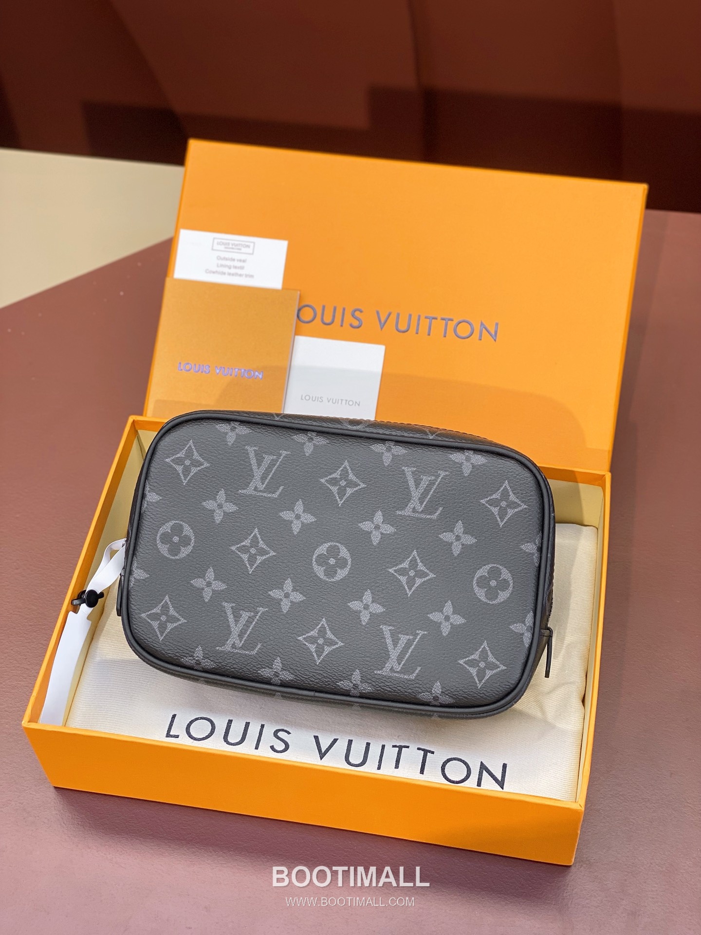 Louis Vuitton Toiletry Pouch 15 M43384 Monogram Canvas Black Flower Clutch 루이비통 토일러트리 파우치 15 M43384 모노그램 캔버스 블랙 플라워 클러치 21cm 1