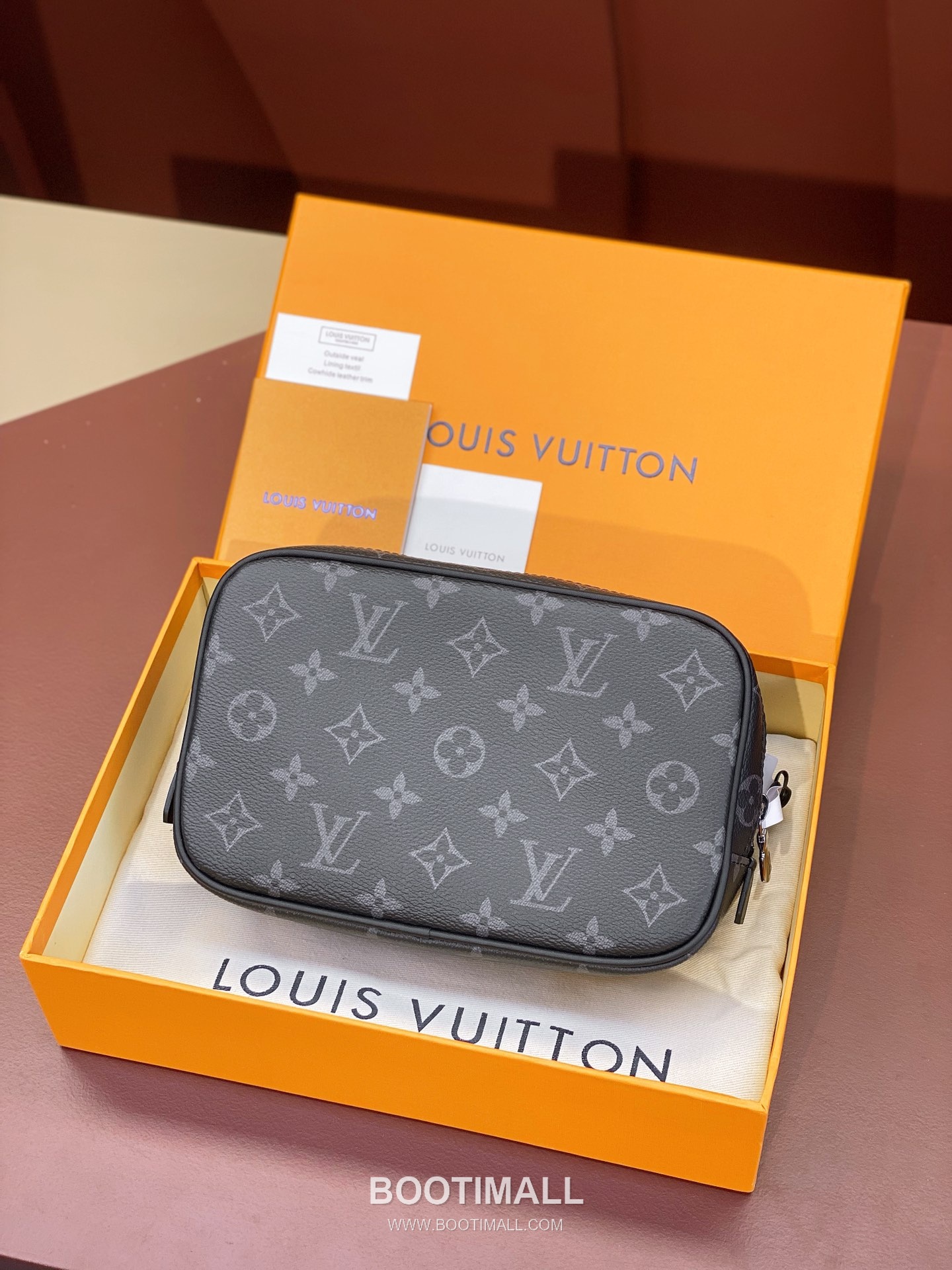 Louis Vuitton Toiletry Pouch 15 M43384 Monogram Canvas Black Flower Clutch 루이비통 토일러트리 파우치 15 M43384 모노그램 캔버스 블랙 플라워 클러치 21cm 2