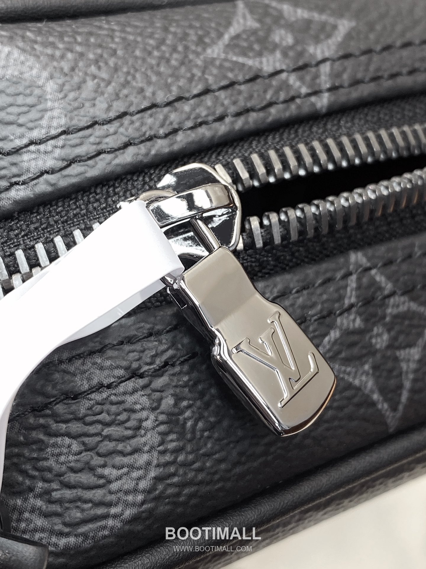 Louis Vuitton Toiletry Pouch 15 M43384 Monogram Canvas Black Flower Clutch 루이비통 토일러트리 파우치 15 M43384 모노그램 캔버스 블랙 플라워 클러치 21cm 8