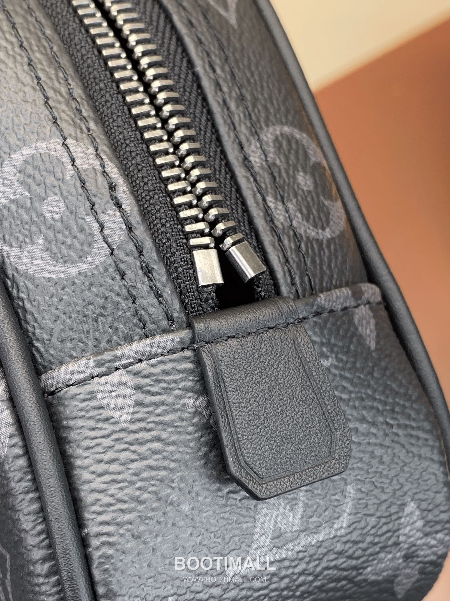 Louis Vuitton Toiletry Pouch 15 M43384 Monogram Canvas Black Flower Clutch 루이비통 토일러트리 파우치 15 M43384 모노그램 캔버스 블랙 플라워 클러치 21cm 9