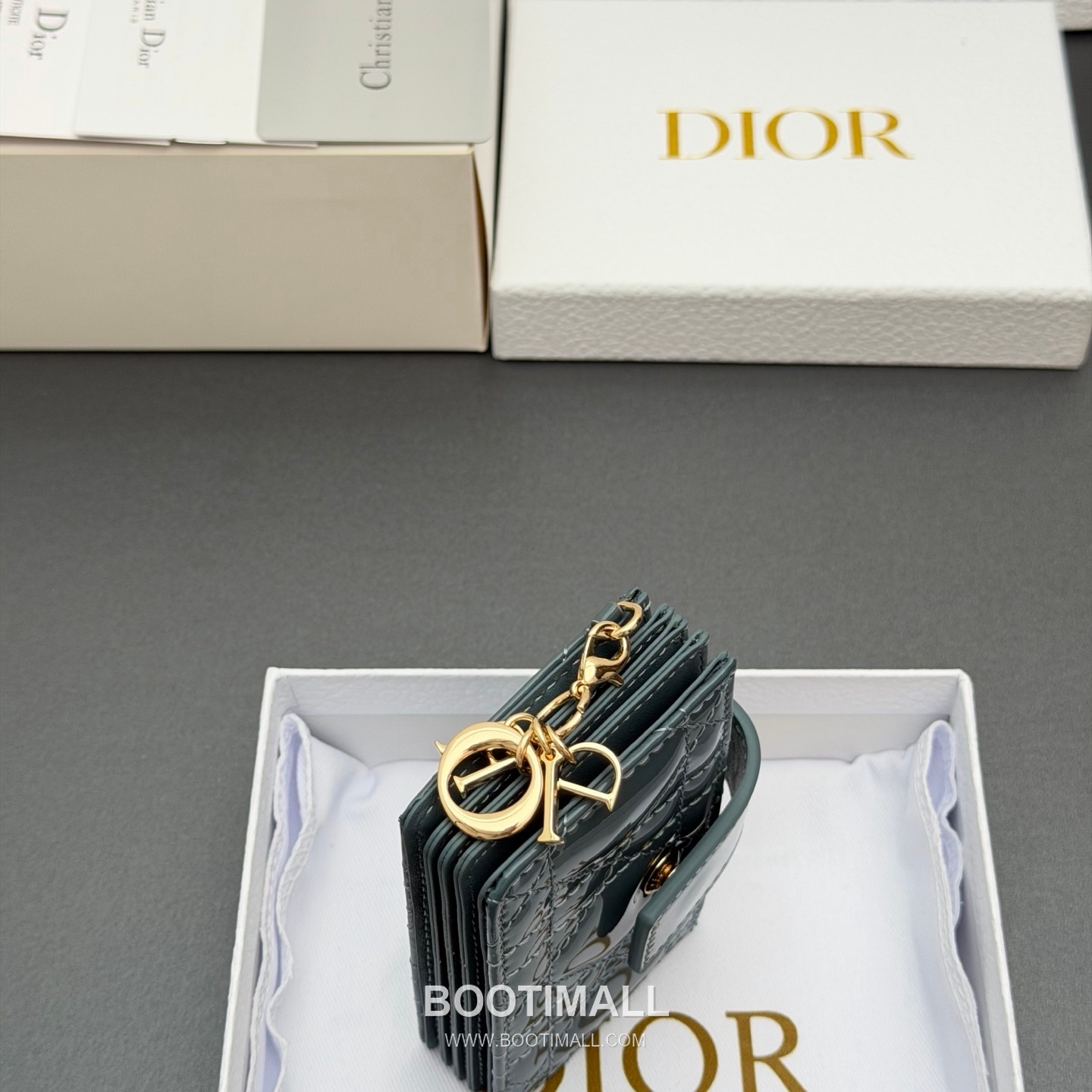 Bottega Veneta Lady Jasmine Card Case S0074 Cloud Blue Patent Leather Intrecciato Card Wallet 보테가베네타 레이디 재스민 카드케이스 S0074 클라우드 블루 페이턴트 레더 인트레치아토 카드지갑 10cm 4