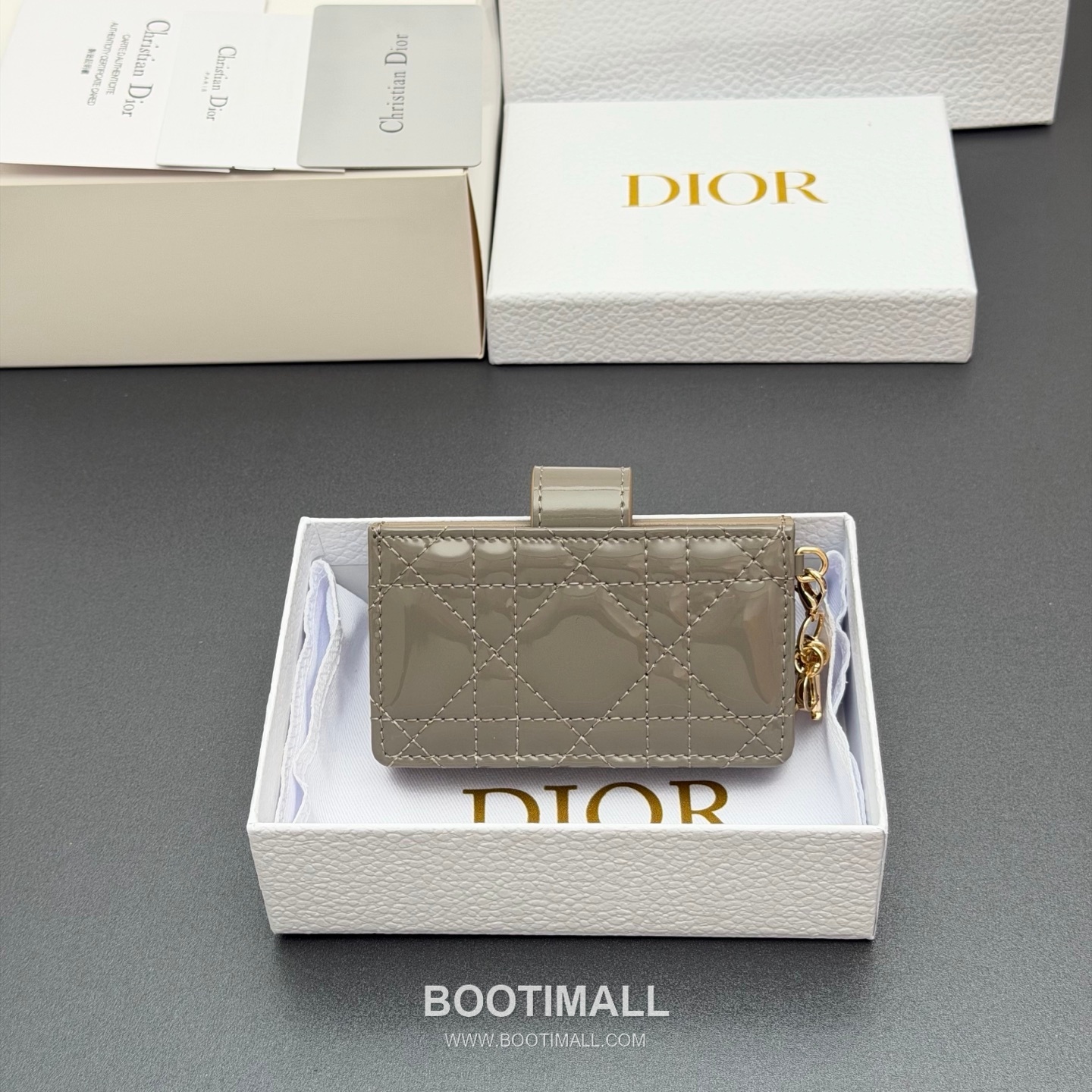 Dior Lady Jasmine Cloud Gray Patent Leather Cannage Card Holder 디올 레이디 자스민 S0074 클라우드 그레이 페이턴트 레더 카나주 카드지갑 10cm 3