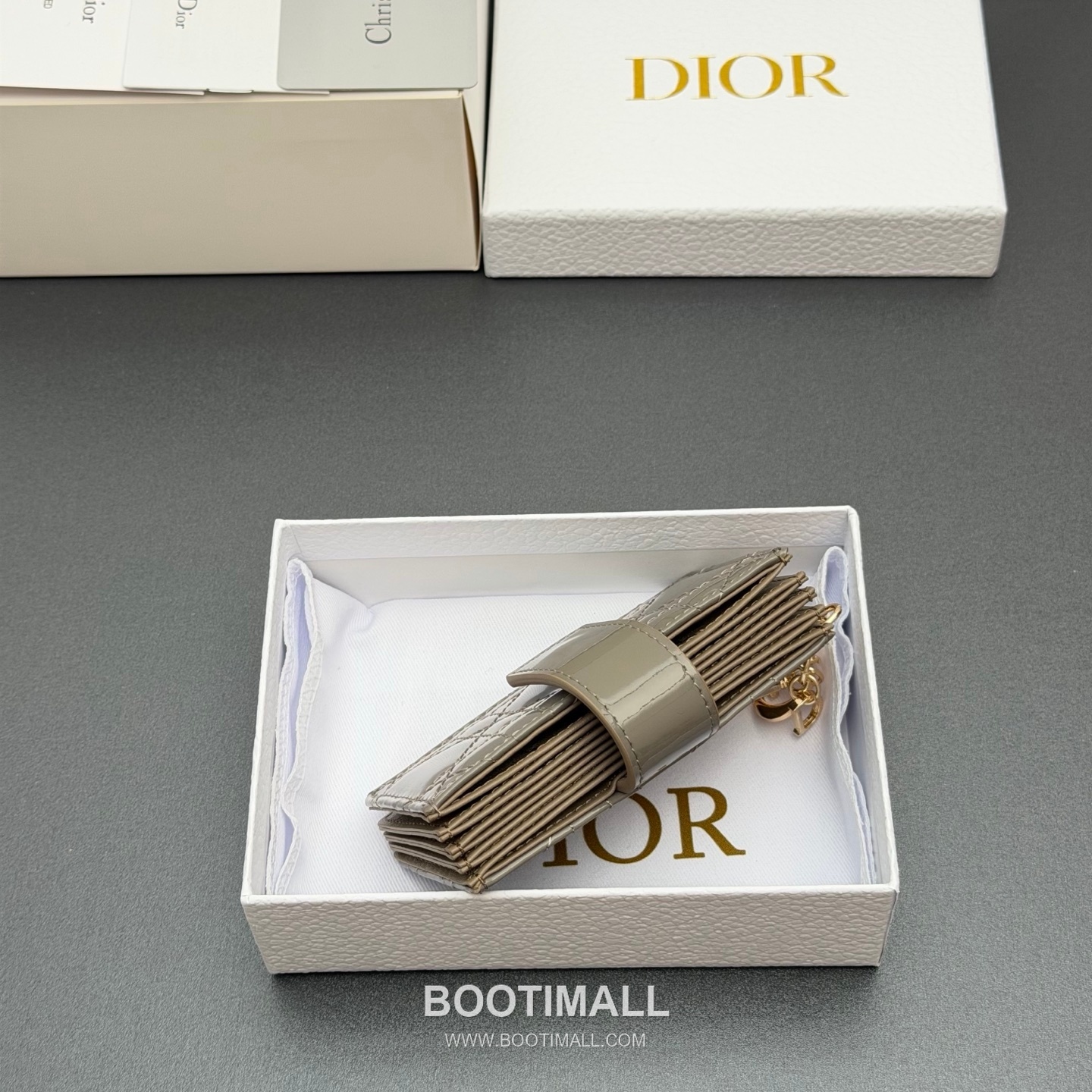 Dior Lady Jasmine Cloud Gray Patent Leather Cannage Card Holder 디올 레이디 자스민 S0074 클라우드 그레이 페이턴트 레더 카나주 카드지갑 10cm 5