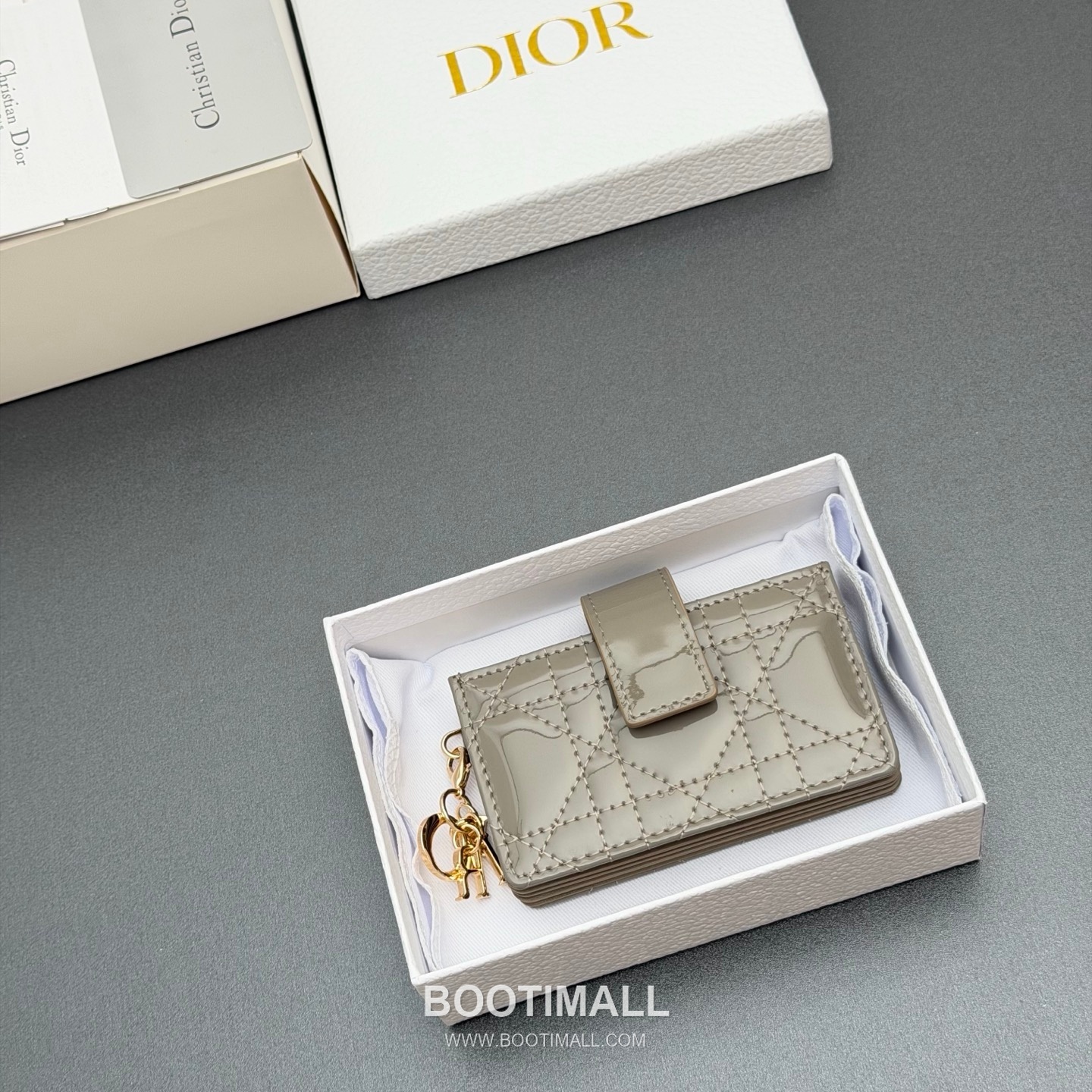 Dior Lady Jasmine Cloud Gray Patent Leather Cannage Card Holder 디올 레이디 자스민 S0074 클라우드 그레이 페이턴트 레더 카나주 카드지갑 10cm 9