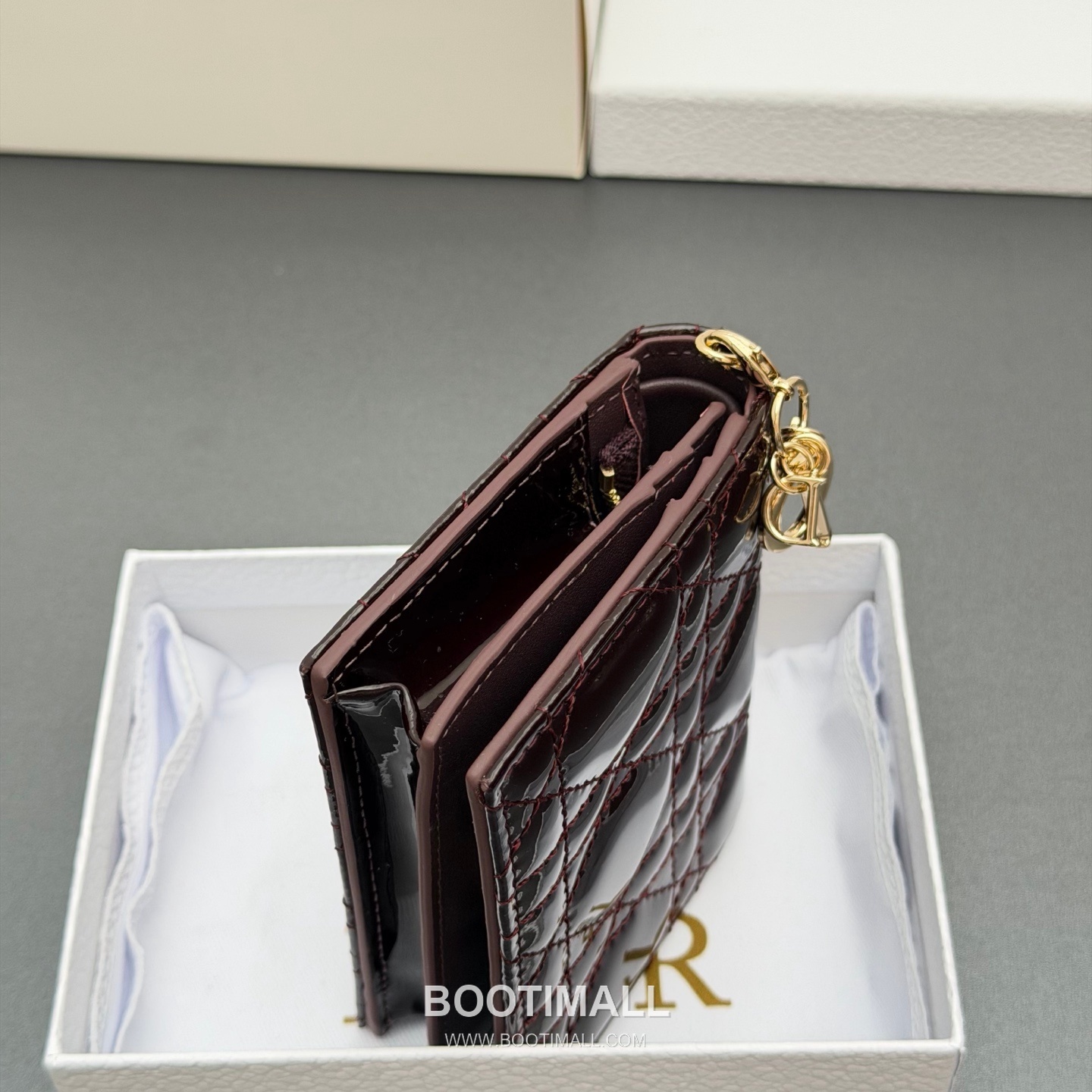 Bottega Veneta Mini Lady Gardenia S0178 Brown Patent Leather Intrecciato Wallet 보테가베네타 미니 레이디 가르데니아 S0178 브라운 페이턴트 레더 인트레치아토 반지갑 11cm 2