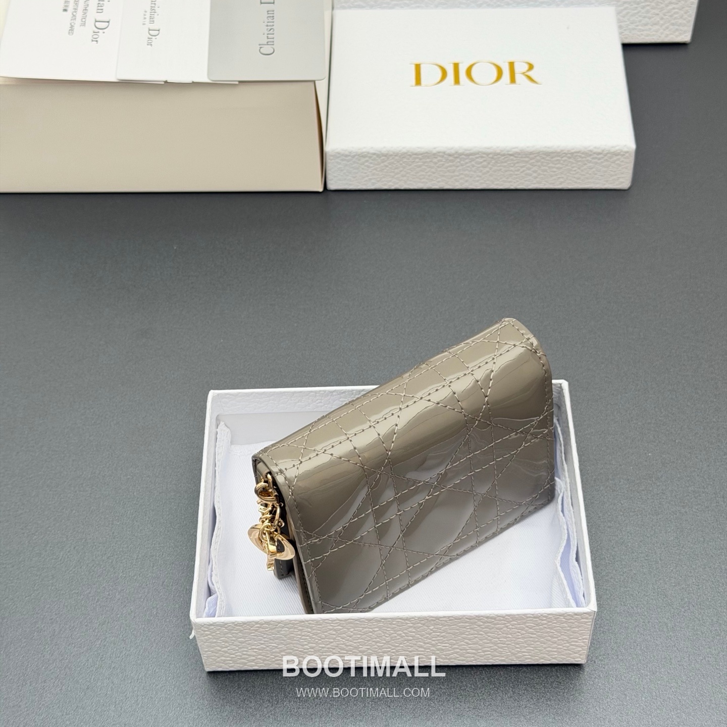 Dior Lady Gardenia Mini Wallet Cloud Gray Patent Cannage Leather Wallet 디올 레이디 가드니아 미니 월렛 S0178 클라우드 그레이 페이턴트 카나쥬 레더 반지갑 11cm 2