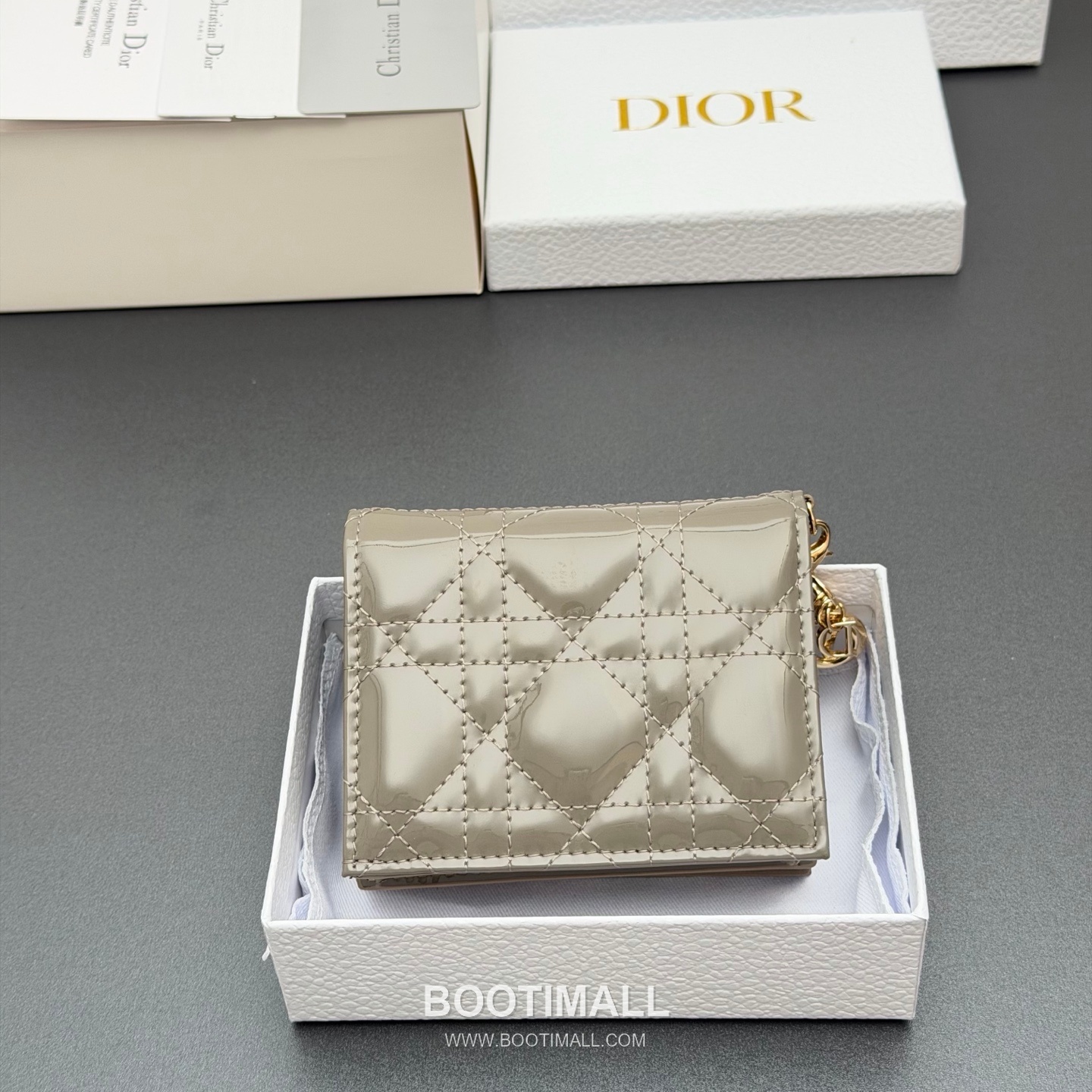 Dior Lady Gardenia Mini Wallet Cloud Gray Patent Cannage Leather Wallet 디올 레이디 가드니아 미니 월렛 S0178 클라우드 그레이 페이턴트 카나쥬 레더 반지갑 11cm 3