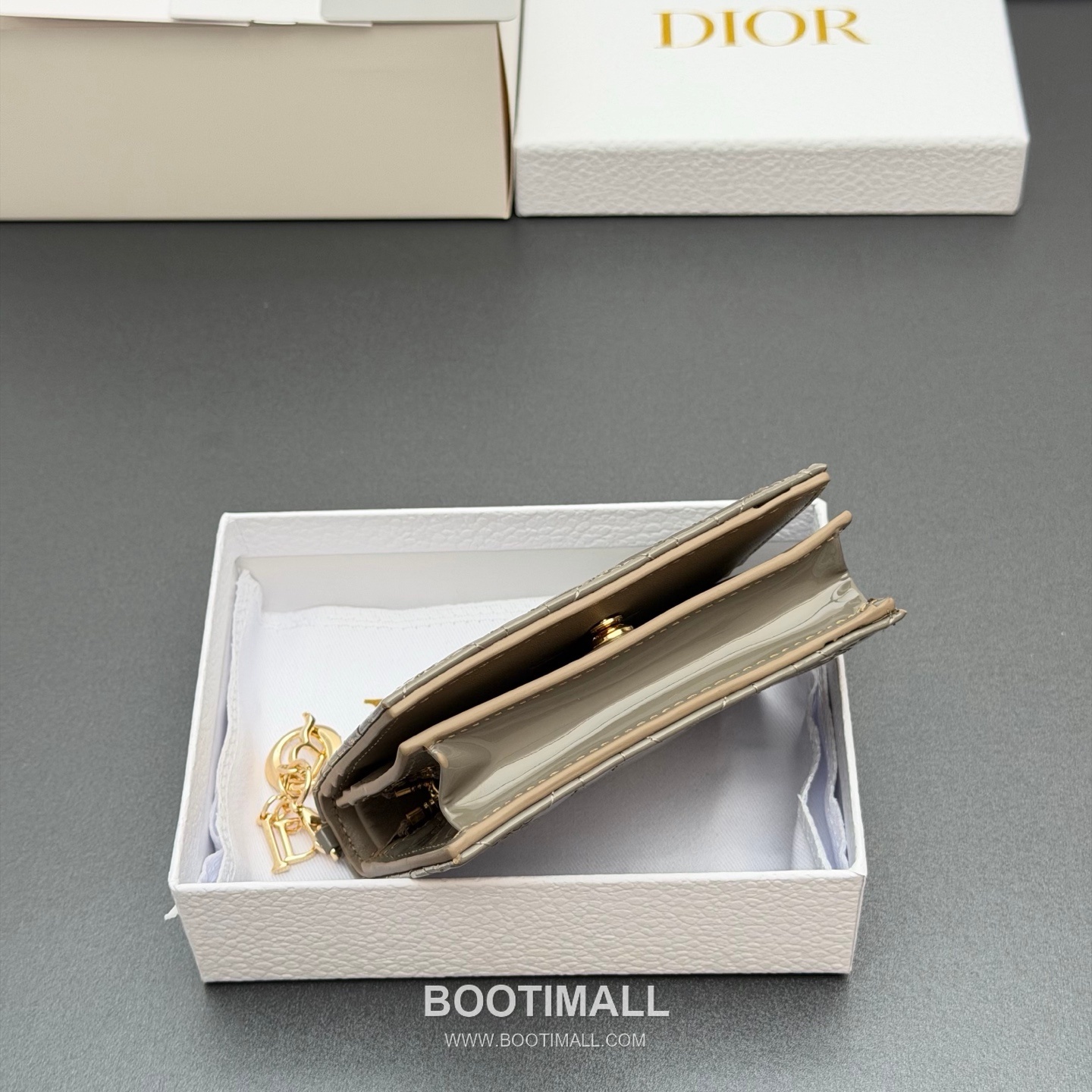 Dior Lady Gardenia Mini Wallet Cloud Gray Patent Cannage Leather Wallet 디올 레이디 가드니아 미니 월렛 S0178 클라우드 그레이 페이턴트 카나쥬 레더 반지갑 11cm 4