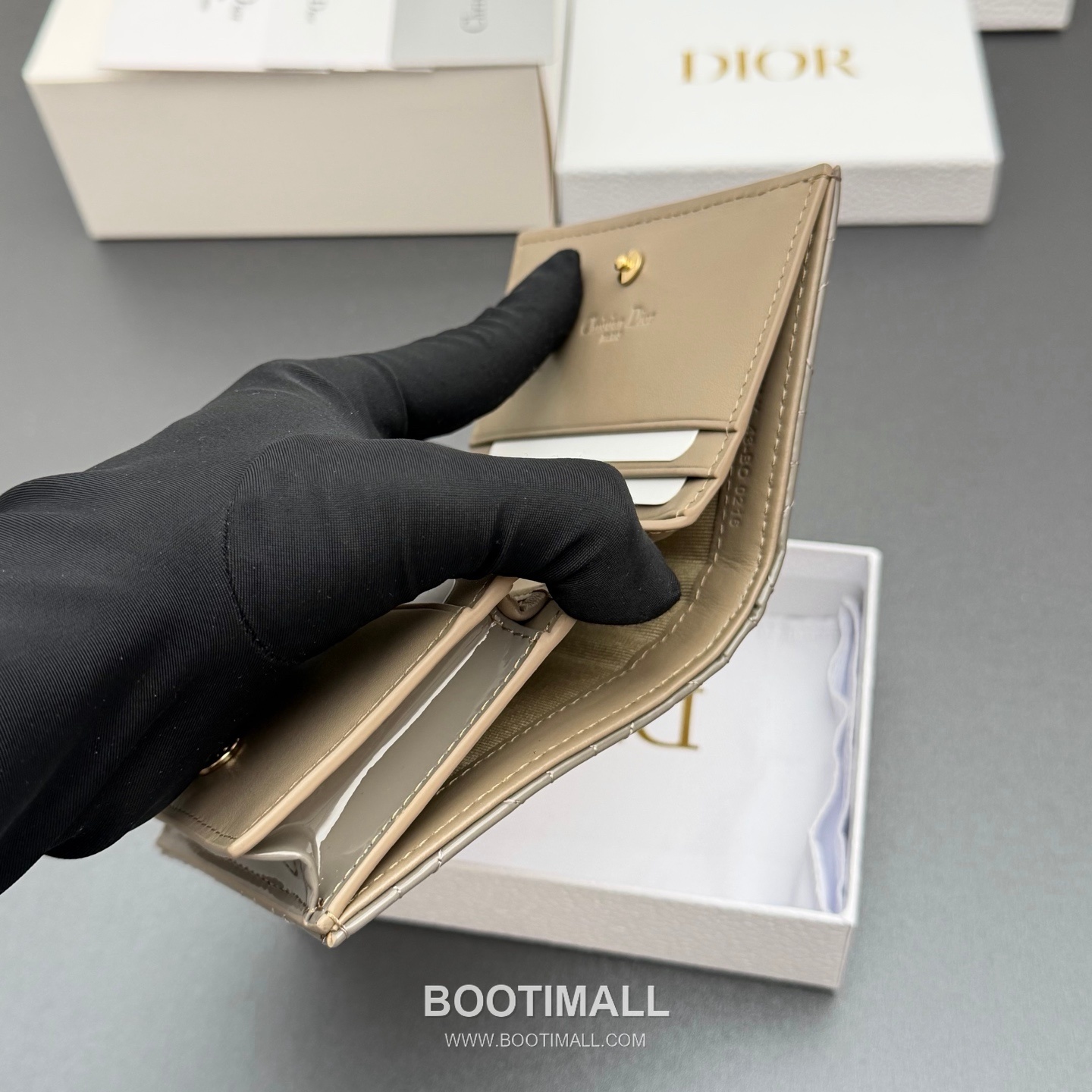 Dior Lady Gardenia Mini Wallet Cloud Gray Patent Cannage Leather Wallet 디올 레이디 가드니아 미니 월렛 S0178 클라우드 그레이 페이턴트 카나쥬 레더 반지갑 11cm 8