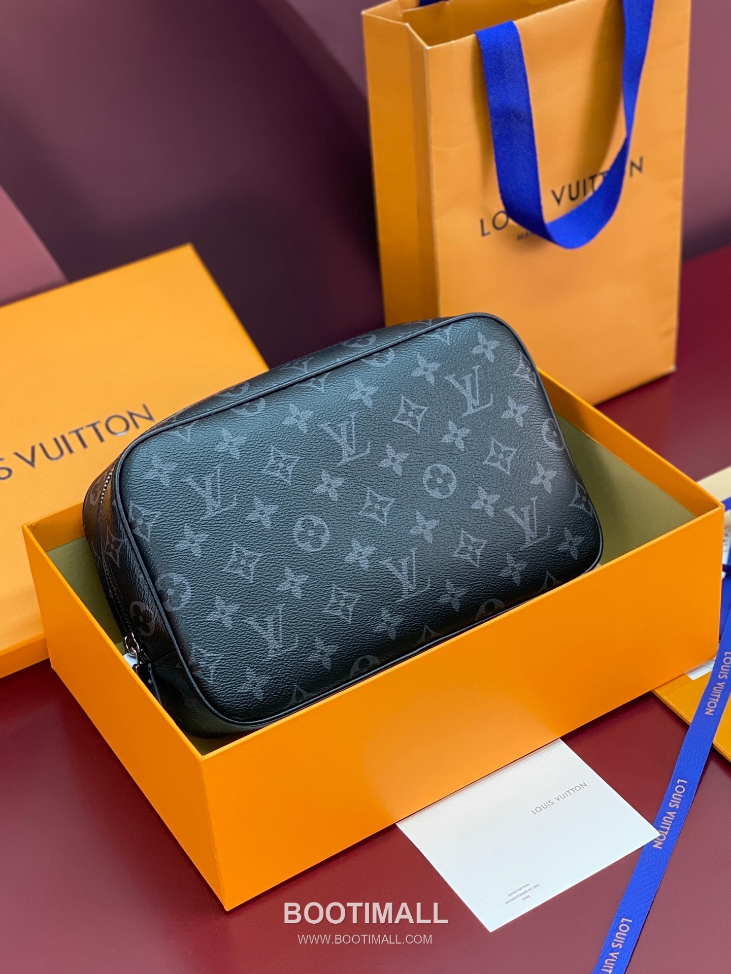 Louis Vuitton Toiletry Pouch PM Monogram Canvas Black Leather Trim Clutch Bag 루이비통 토일러트리 파우치 PM M46578 모노그램 캔버스 블랙 레더 트리밍 클러치백 26cm 1