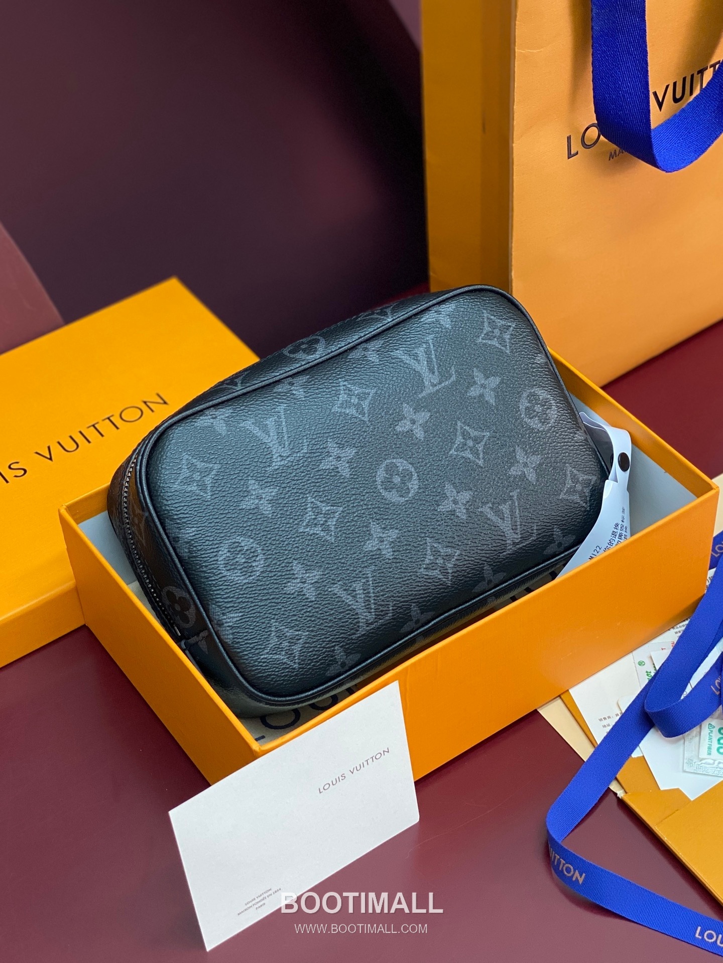 Louis Vuitton Toiletry Pouch PM Monogram Canvas Black Leather Trim Clutch Bag 루이비통 뚜왈렛트 파우치 PM M46577 모노그램 캔버스 블랙 레더 트림 클러치백 21cm 2