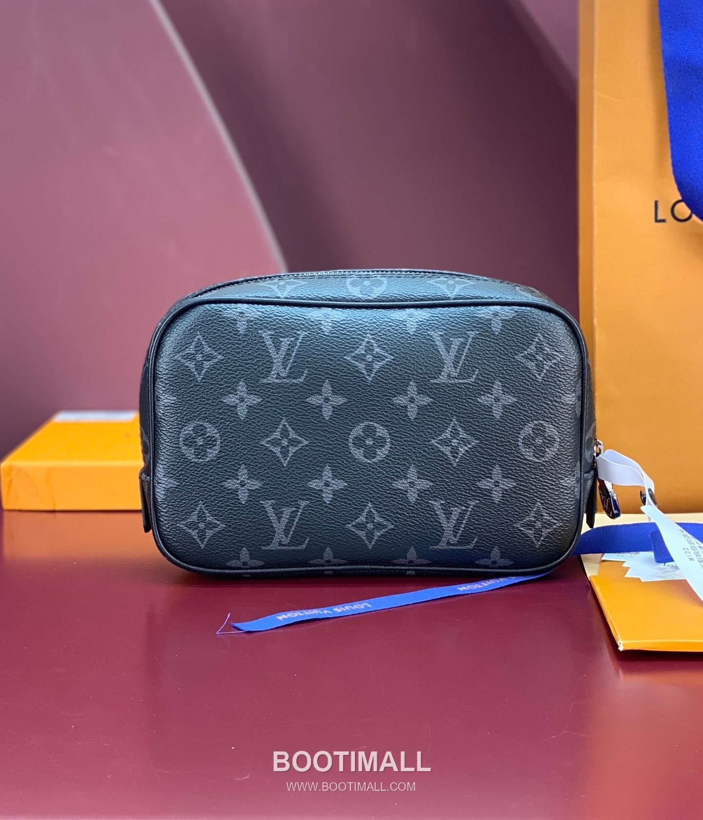 Louis Vuitton Toiletry Pouch PM Monogram Canvas Black Leather Trim Clutch Bag 루이비통 뚜왈렛트 파우치 PM M46577 모노그램 캔버스 블랙 레더 트림 클러치백 21cm 3
