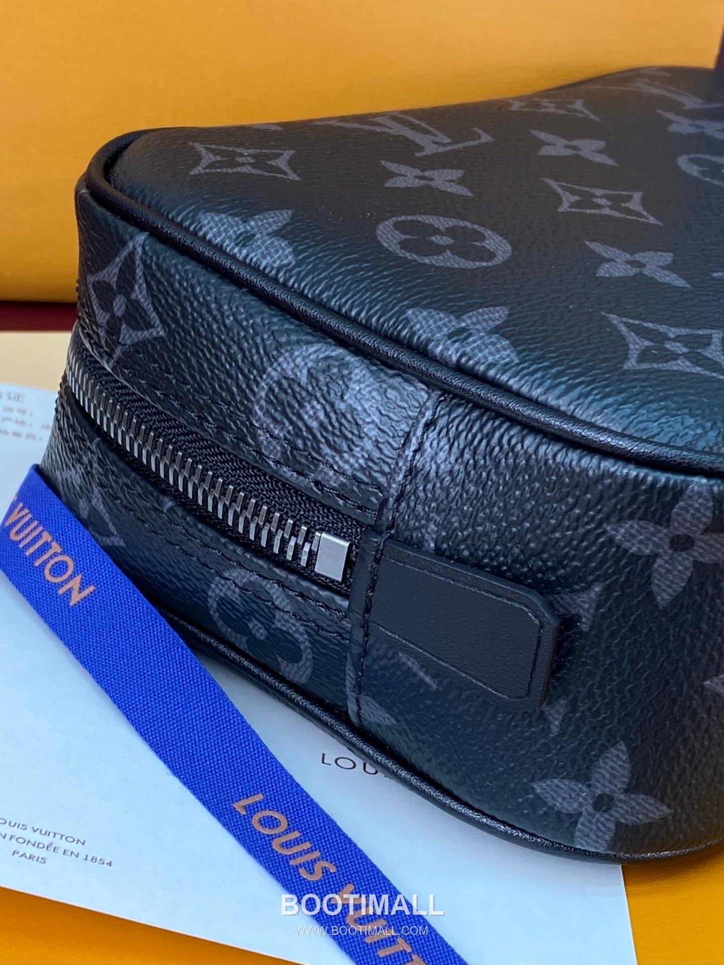 Louis Vuitton Toiletry Pouch PM Monogram Canvas Black Leather Trim Clutch Bag 루이비통 뚜왈렛트 파우치 PM M46577 모노그램 캔버스 블랙 레더 트림 클러치백 21cm 9
