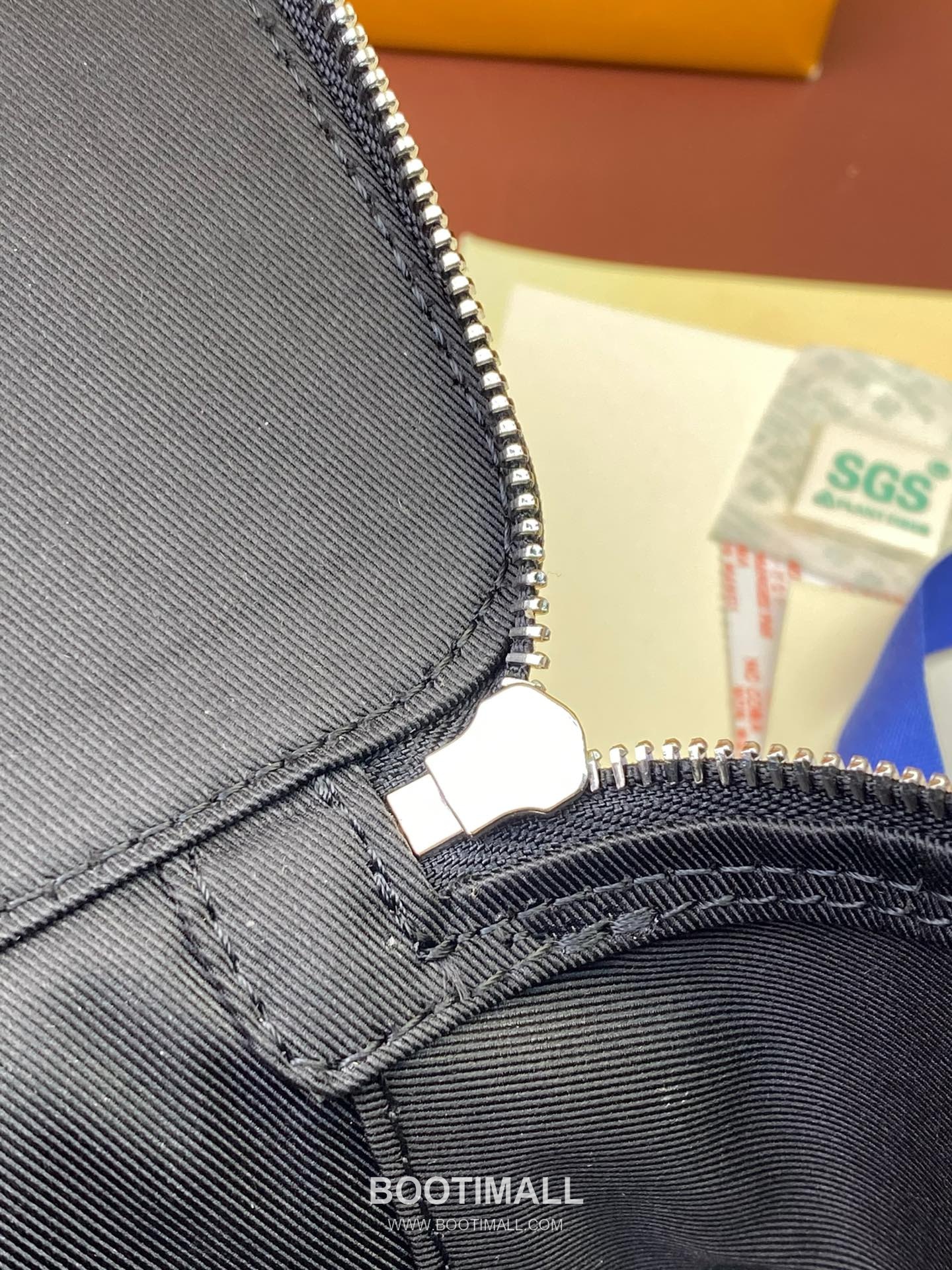 Louis Vuitton Damier Graphite Packing Cube Large Canvas Leather Travel Pouch Black M43690 루이비통 다미에 그라파이트 패킹 큐브 라지 캔버스 레더 트래블 파우치 블랙 M43690 9