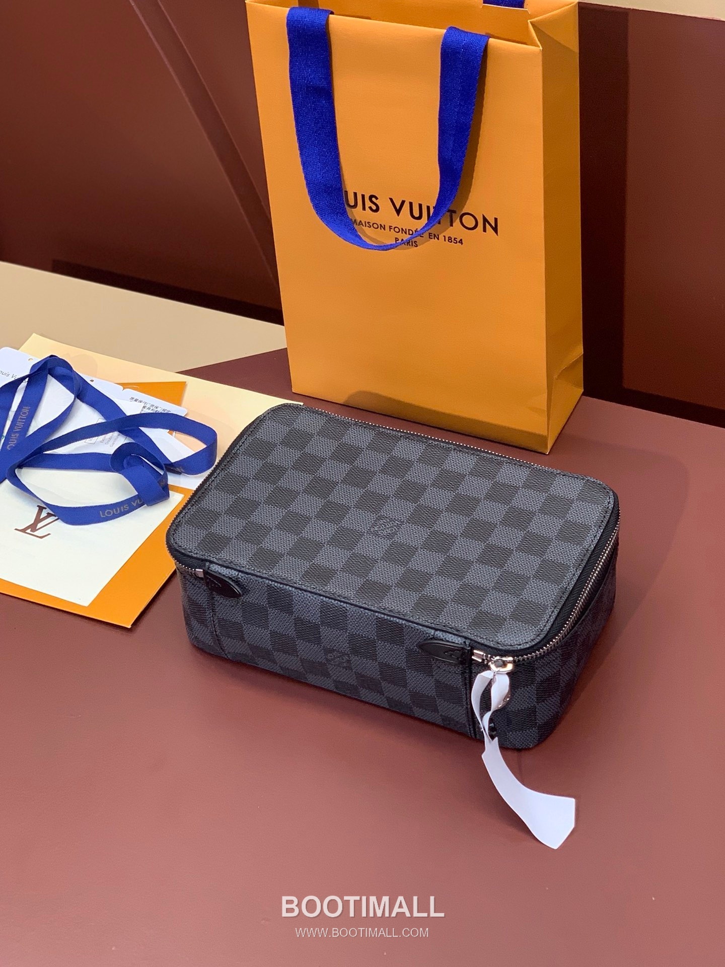 Louis Vuitton Damier Graphite Packing Cube Medium Travel Organizer Black 루이비통 다미에 그라파이트 패킹 큐브 미디엄 트래블 오거나이저 블랙 M40182 2