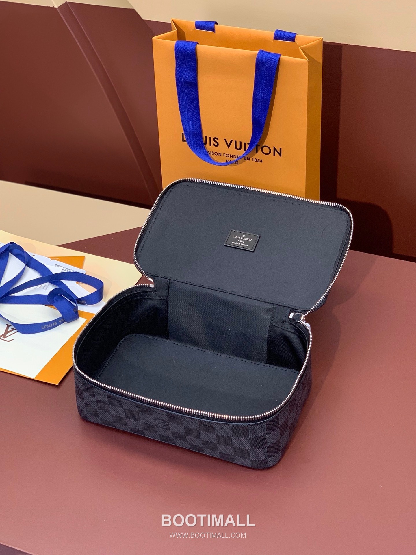 Louis Vuitton Damier Graphite Packing Cube Medium Travel Organizer Black 루이비통 다미에 그라파이트 패킹 큐브 미디엄 트래블 오거나이저 블랙 M40182 3