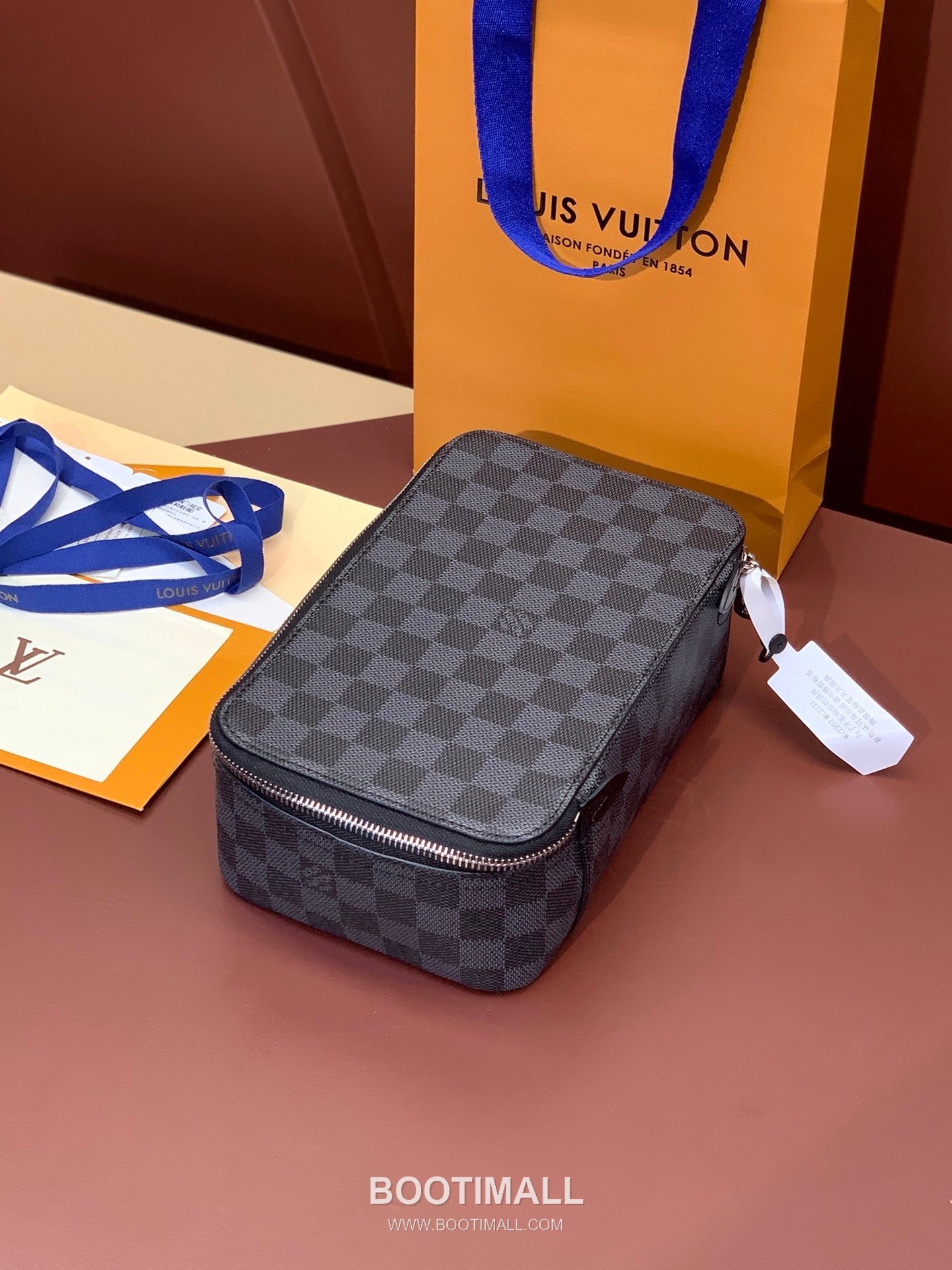Louis Vuitton Damier Graphite Packing Cube Medium Travel Organizer Black 루이비통 다미에 그라파이트 패킹 큐브 미디엄 트래블 오거나이저 블랙 M40182 4