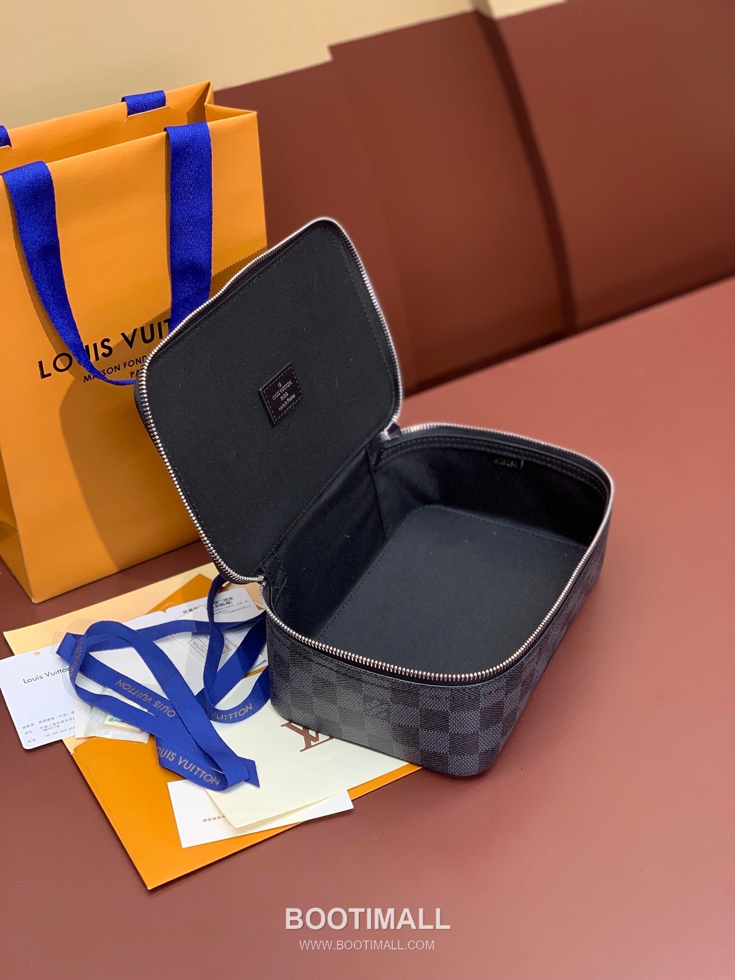 Louis Vuitton Damier Graphite Packing Cube Medium Travel Organizer Black 루이비통 다미에 그라파이트 패킹 큐브 미디엄 트래블 오거나이저 블랙 M40182 5