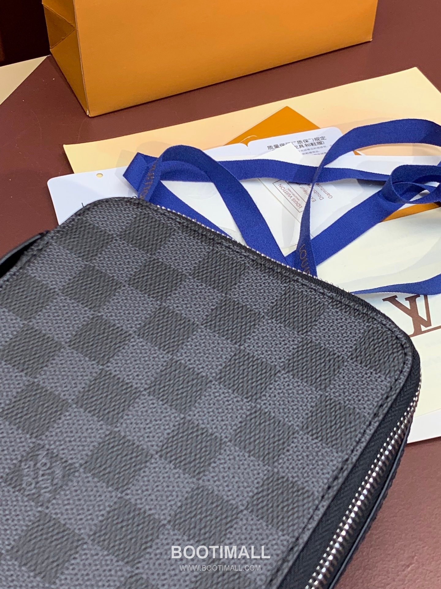 Louis Vuitton Damier Graphite Packing Cube Medium Travel Organizer Black 루이비통 다미에 그라파이트 패킹 큐브 미디엄 트래블 오거나이저 블랙 M40182 6