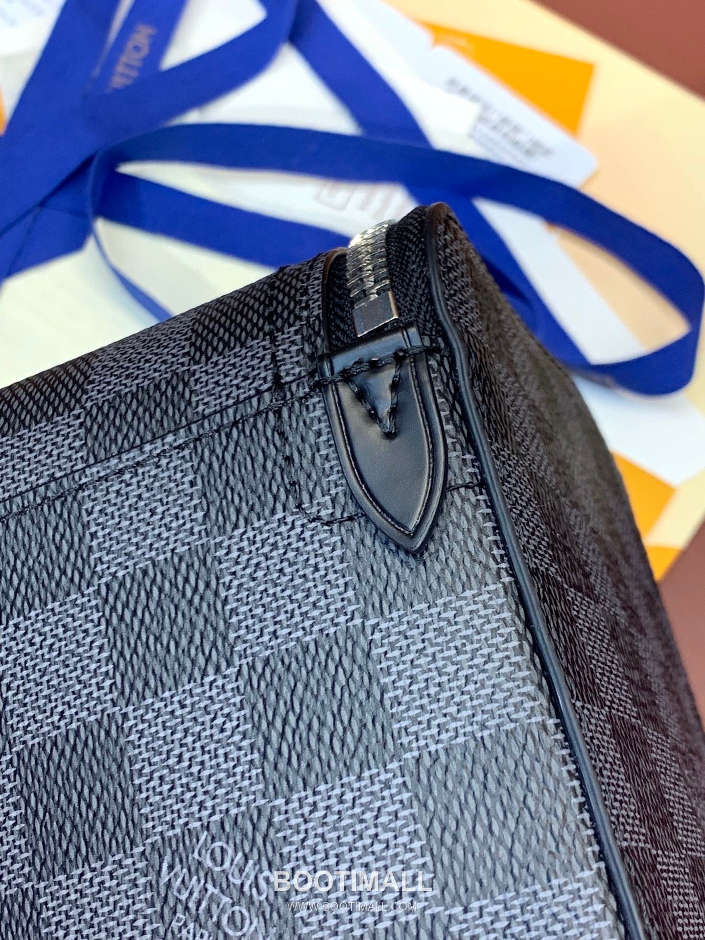 Louis Vuitton Damier Graphite Packing Cube Medium Travel Organizer Black 루이비통 다미에 그라파이트 패킹 큐브 미디엄 트래블 오거나이저 블랙 M40182 8