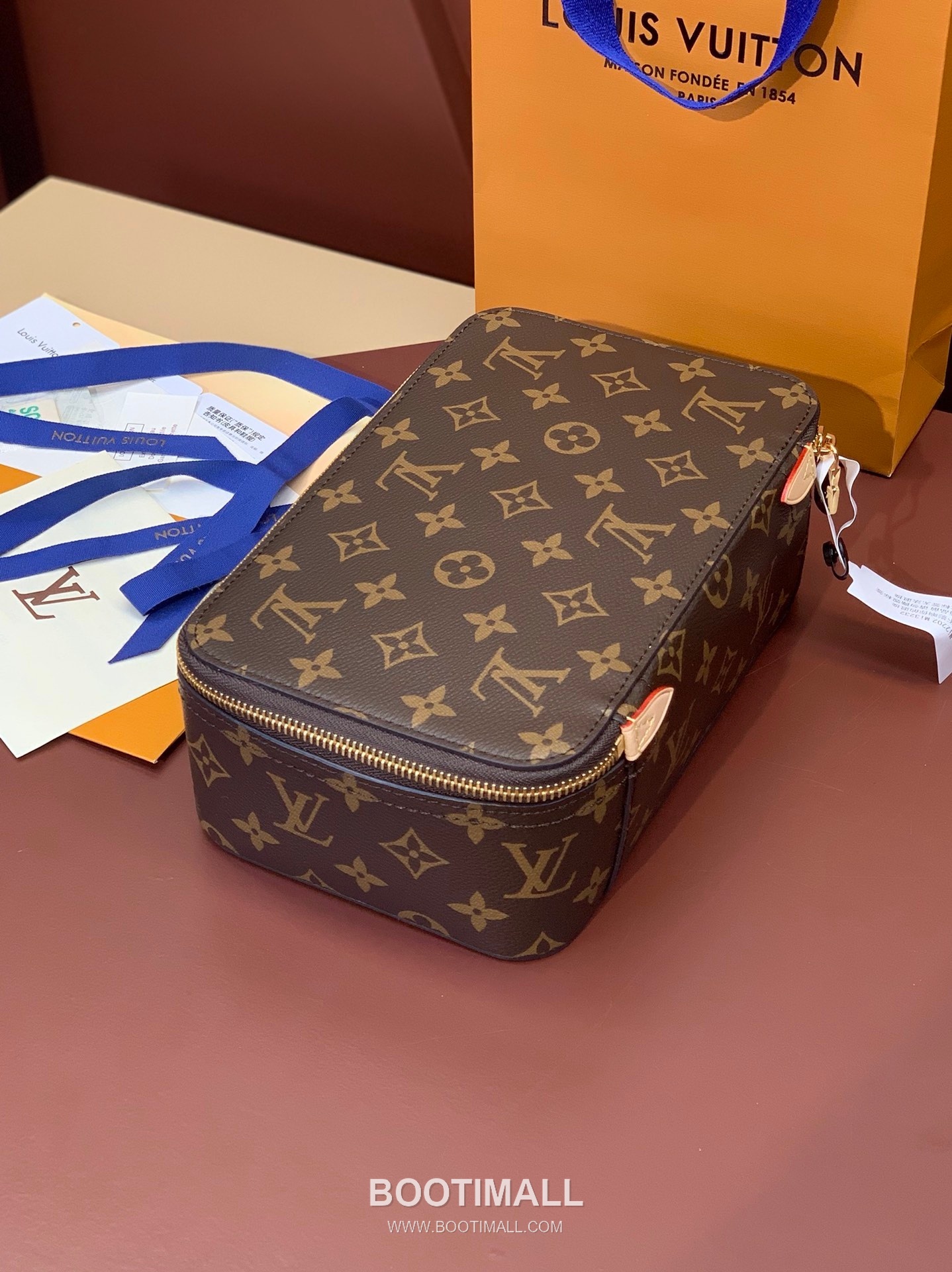 Louis Vuitton Damier Graphite Packing Cube Medium Canvas Travel Organizer 루이비통 다미에 그라파이트 패킹 큐브 미디엄 캔버스 트래블 오거나이저 M43689 4