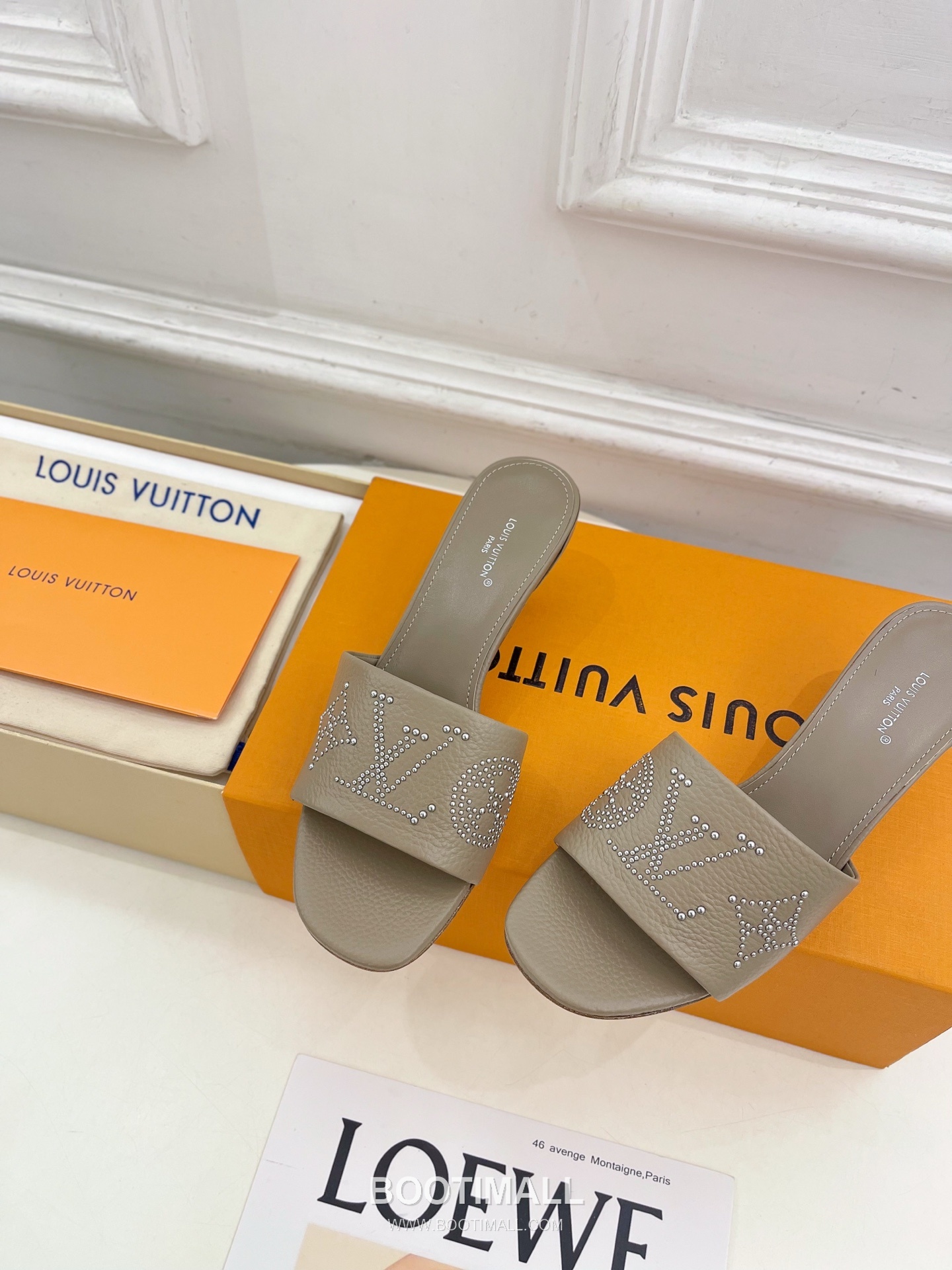 Louis Vuitton 6AM Studded Kitten Heel Mule Calfskin Leather Slides 루이비통 6AM 스터드 키튼힐 뮬 송아지 가죽 슬라이드 260cm -2 6
