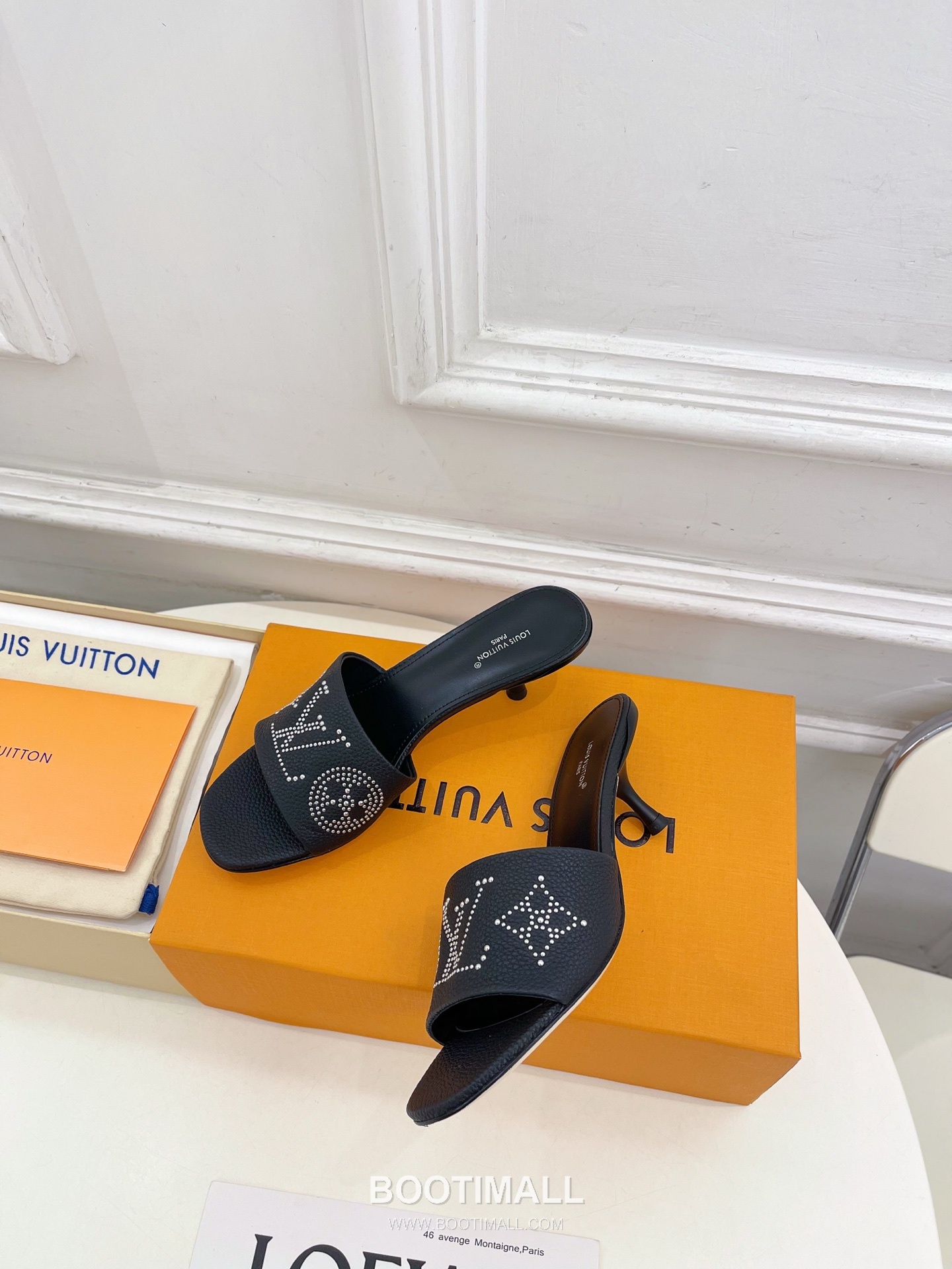 Louis Vuitton 6AM Studded Kitten Heel Mule Calfskin Leather Slides 루이비통 6AM 스터드 키튼힐 뮬 송아지 가죽 슬라이드 260cm -2 5