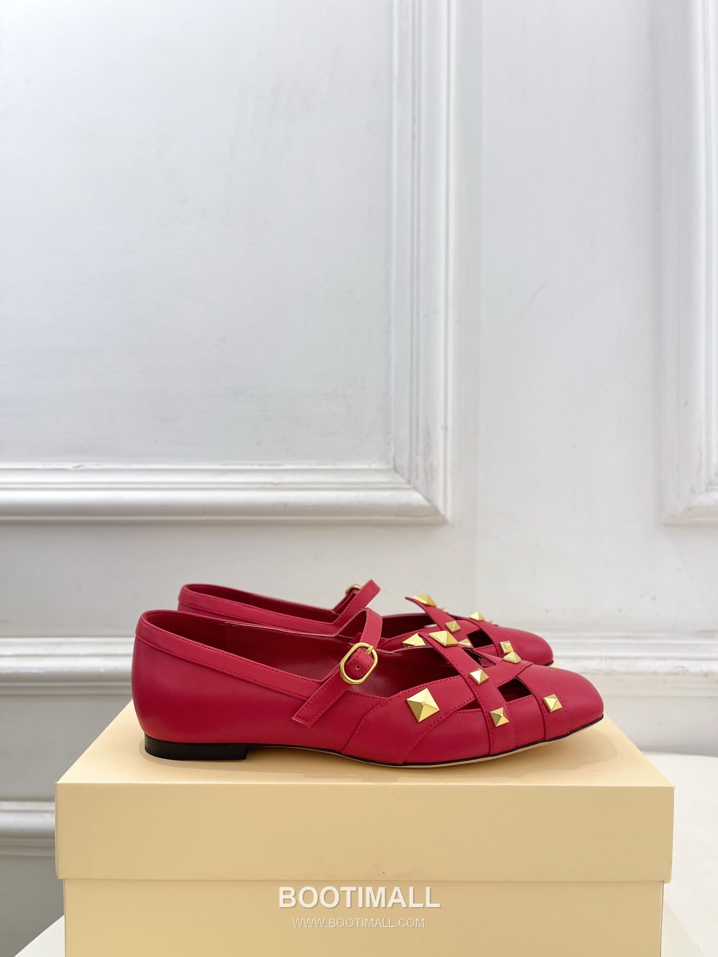 Valentino Garavani Roman Stud Studdy Ballet Flat Lambskin Gold V Buckle Shoes 발렌티노 가라바니 로만 스터드 스터디 발레 플랫 램스킨 골드 V 버클 슈즈 2