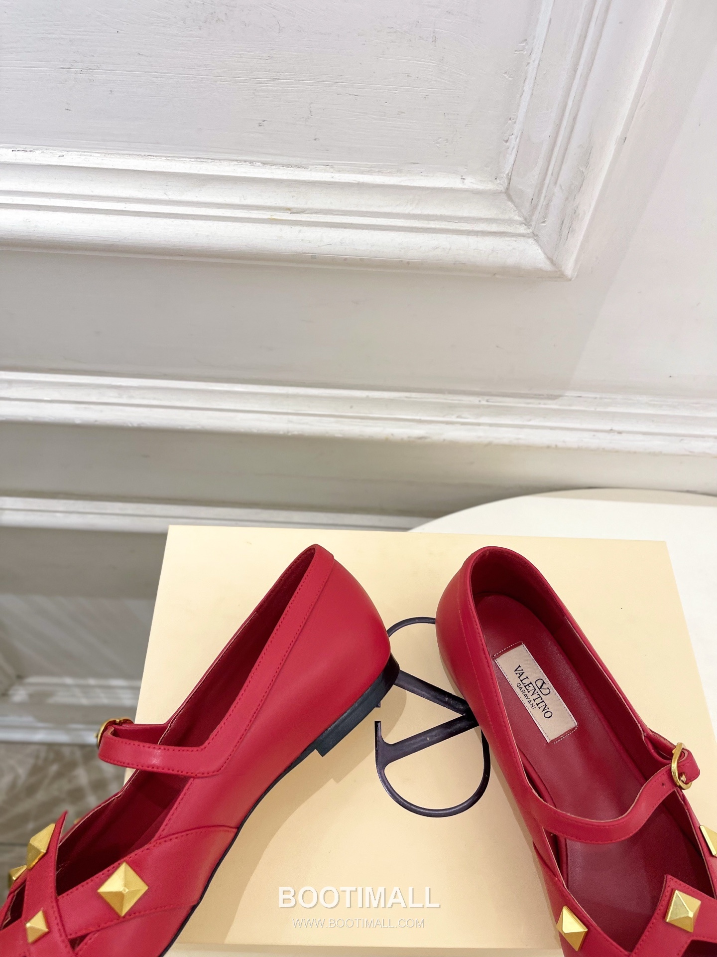 Valentino Garavani Roman Stud Studdy Ballet Flat Lambskin Gold V Buckle Shoes 발렌티노 가라바니 로만 스터드 스터디 발레 플랫 램스킨 골드 V 버클 슈즈 7