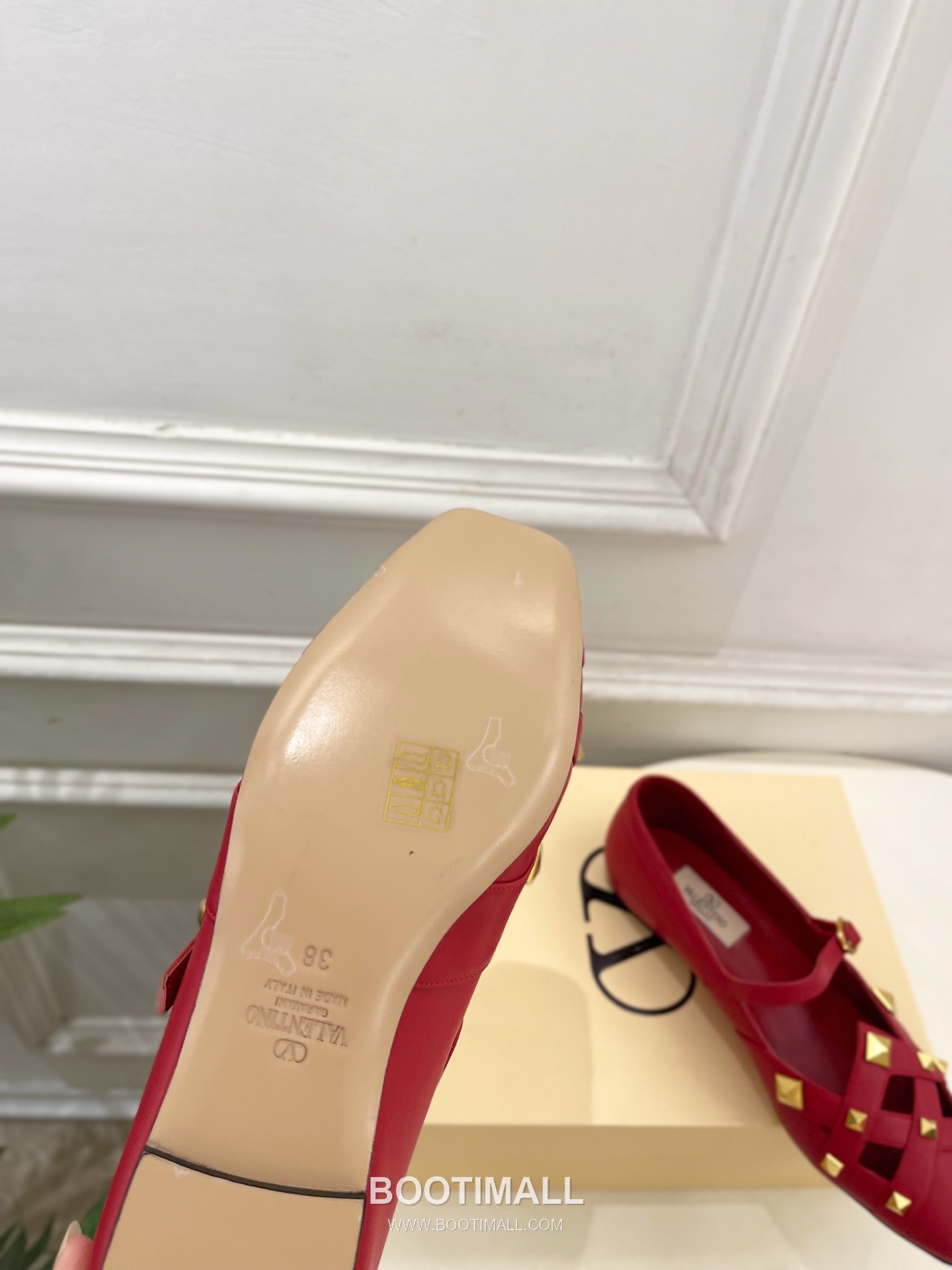 Valentino Garavani Roman Stud Studdy Ballet Flat Lambskin Gold V Buckle Shoes 발렌티노 가라바니 로만 스터드 스터디 발레 플랫 램스킨 골드 V 버클 슈즈 9