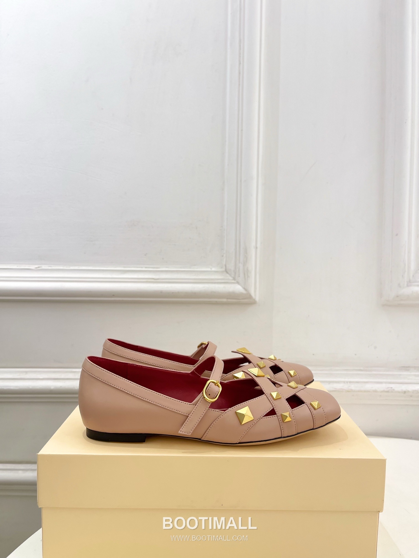 Valentino Garavani Roman Stud Studdy Ballet Flat Lambskin Gold V Buckle Shoes 발렌티노 가라바니 로만 스터드 스터디 발레 플랫 램스킨 골드 V 버클 슈즈 2