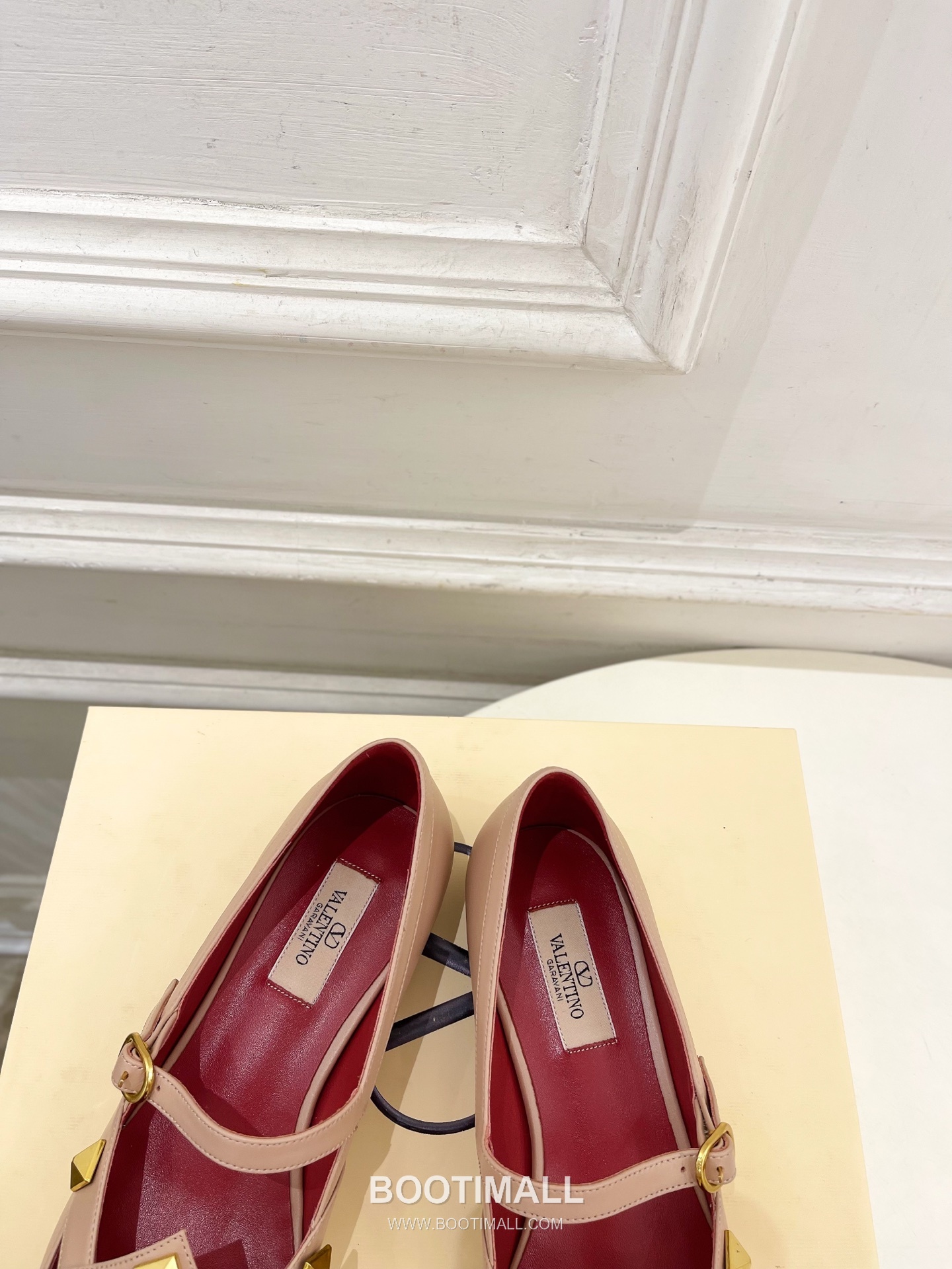 Valentino Garavani Roman Stud Studdy Ballet Flat Lambskin Gold V Buckle Shoes 발렌티노 가라바니 로만 스터드 스터디 발레 플랫 램스킨 골드 V 버클 슈즈 7