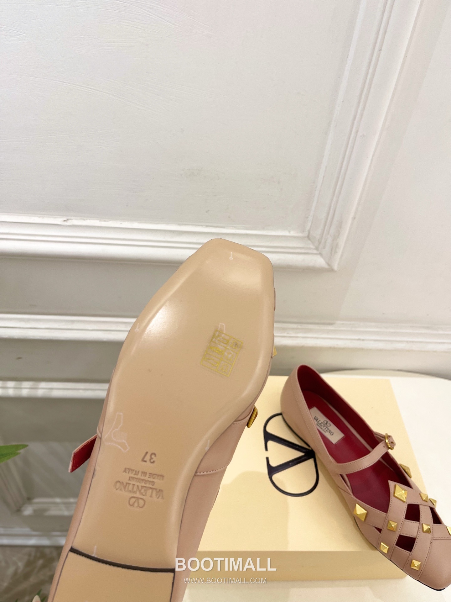 Valentino Garavani Roman Stud Studdy Ballet Flat Lambskin Gold V Buckle Shoes 발렌티노 가라바니 로만 스터드 스터디 발레 플랫 램스킨 골드 V 버클 슈즈 9
