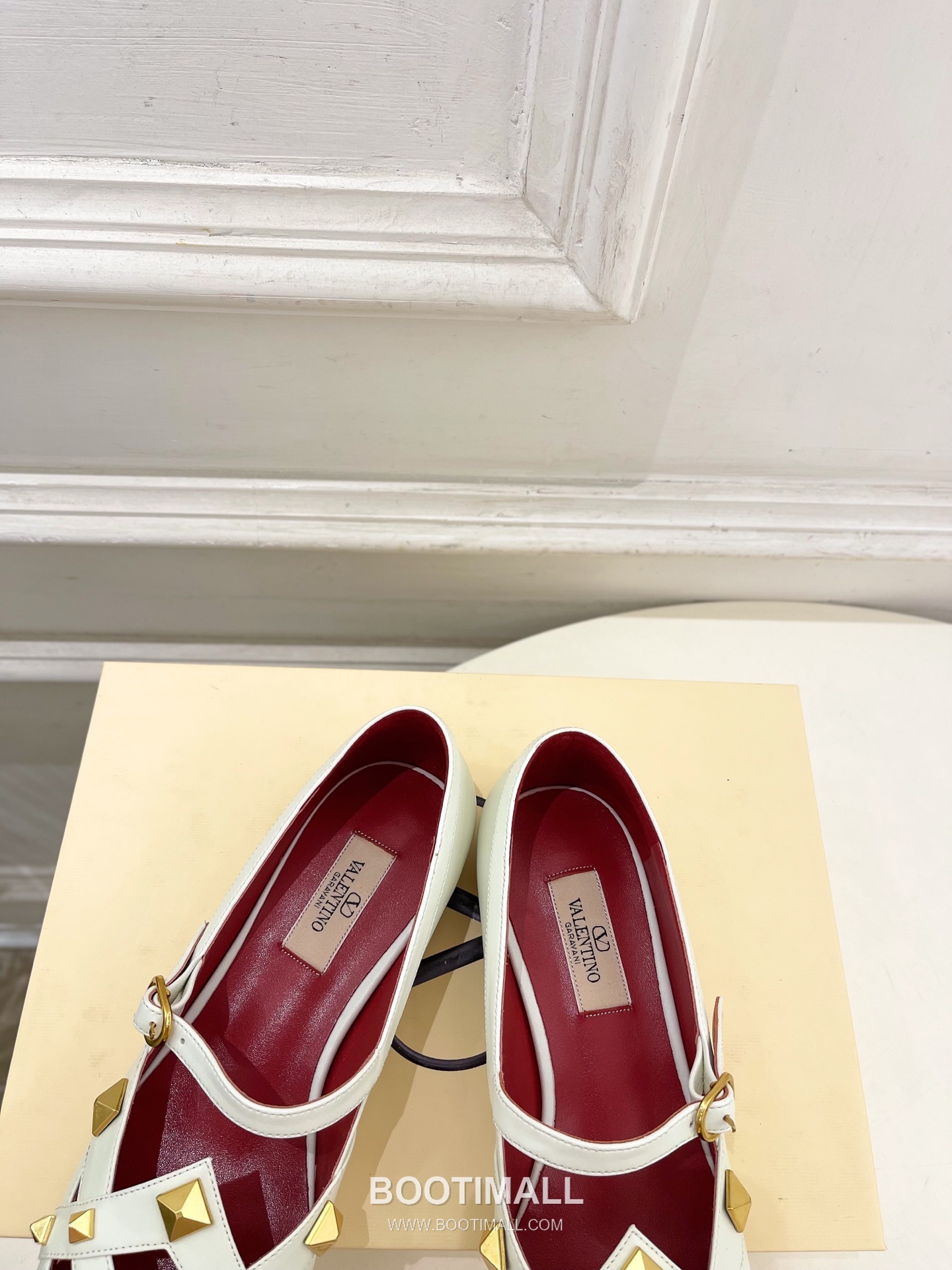 Valentino Garavani Roman Stud Studdy Ballet Flat Lambskin Gold V Buckle Shoes 발렌티노 가라바니 로만 스터드 스터디 발레 플랫 램스킨 골드 V 버클 슈즈 8