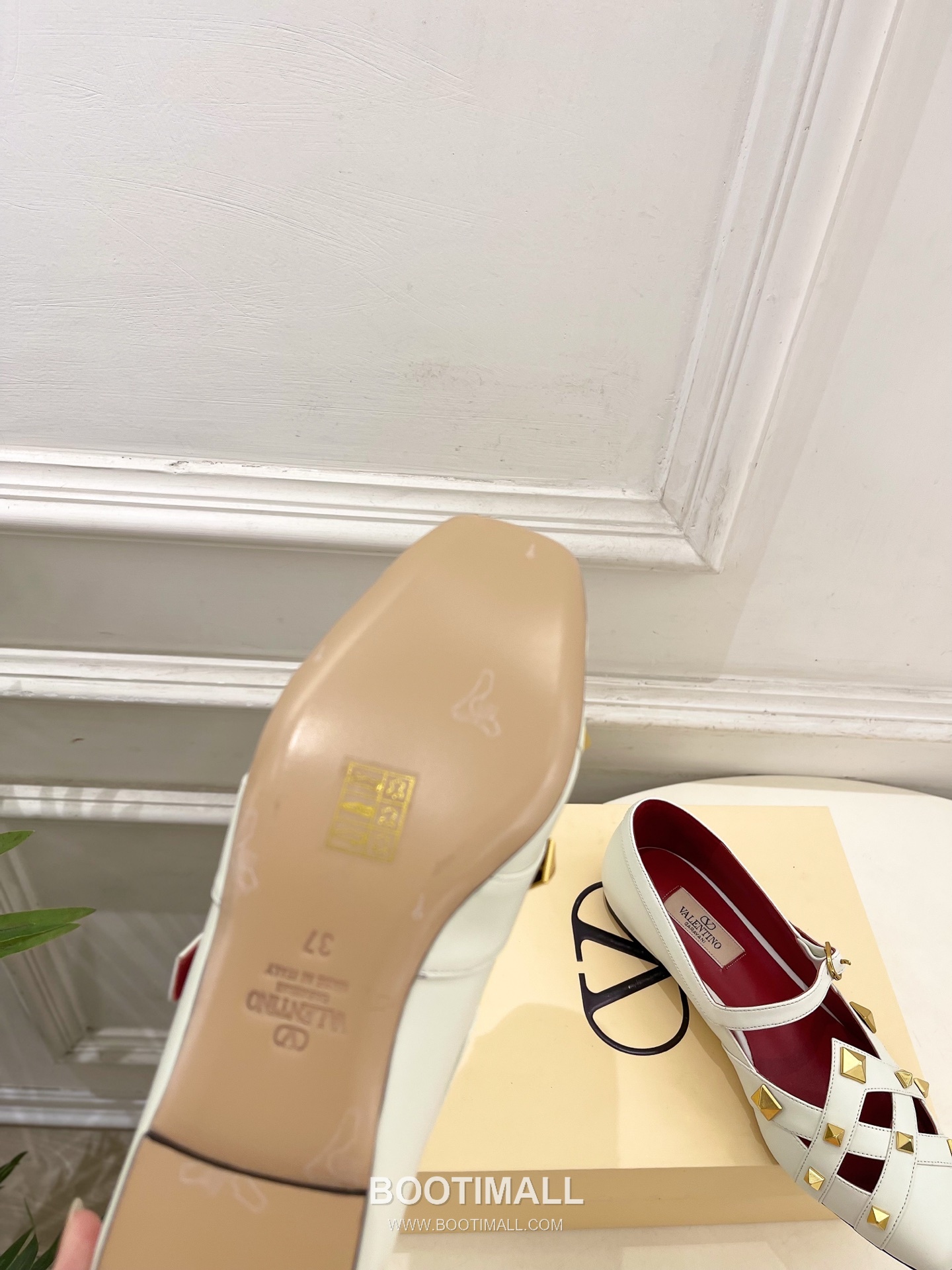 Valentino Garavani Roman Stud Studdy Ballet Flat Lambskin Gold V Buckle Shoes 발렌티노 가라바니 로만 스터드 스터디 발레 플랫 램스킨 골드 V 버클 슈즈 9
