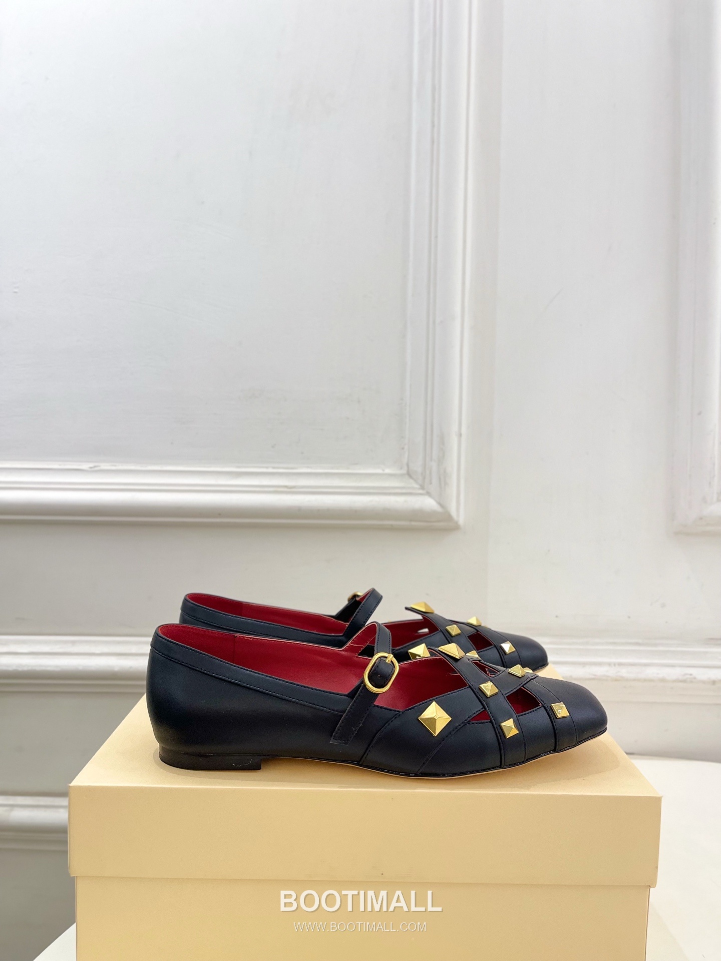 Valentino Garavani Roman Stud Studdy Ballet Flat Lambskin Gold V Buckle Shoes 발렌티노 가라바니 로만 스터드 스터디 발레 플랫 램스킨 골드 V 버클 슈즈 2