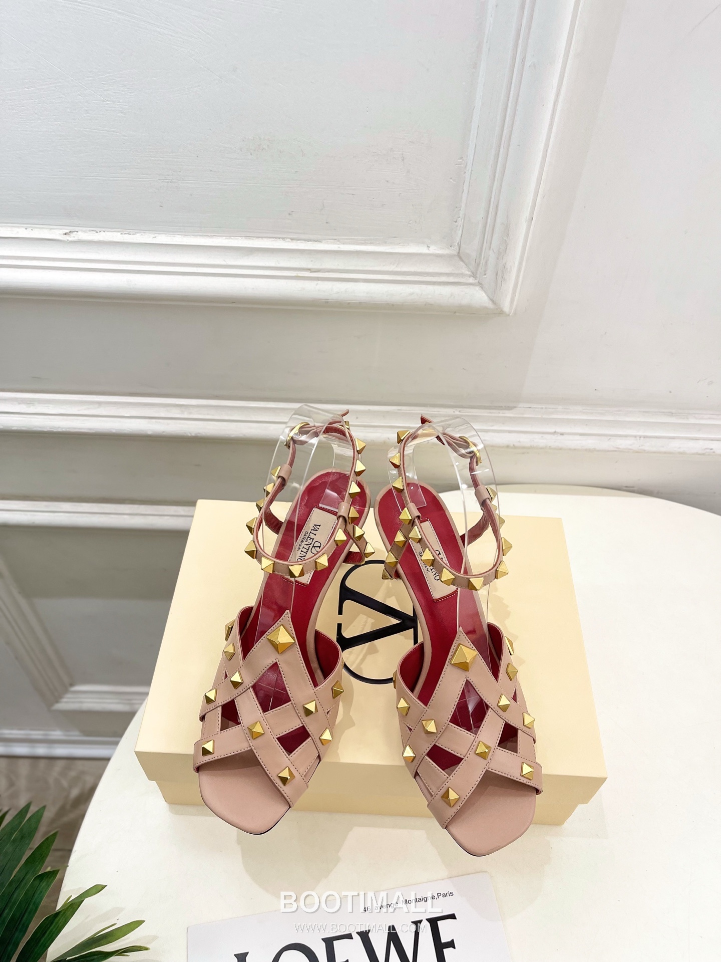 Valentino Garavani Studdy Roman Stud V Logo Pointed Toe Ankle Strap High Heel Sandals 발렌티노 가라바니 스터디 로만 스터드 V 로고 포인티드 토 앵클 스트랩 하이힐 샌들 1