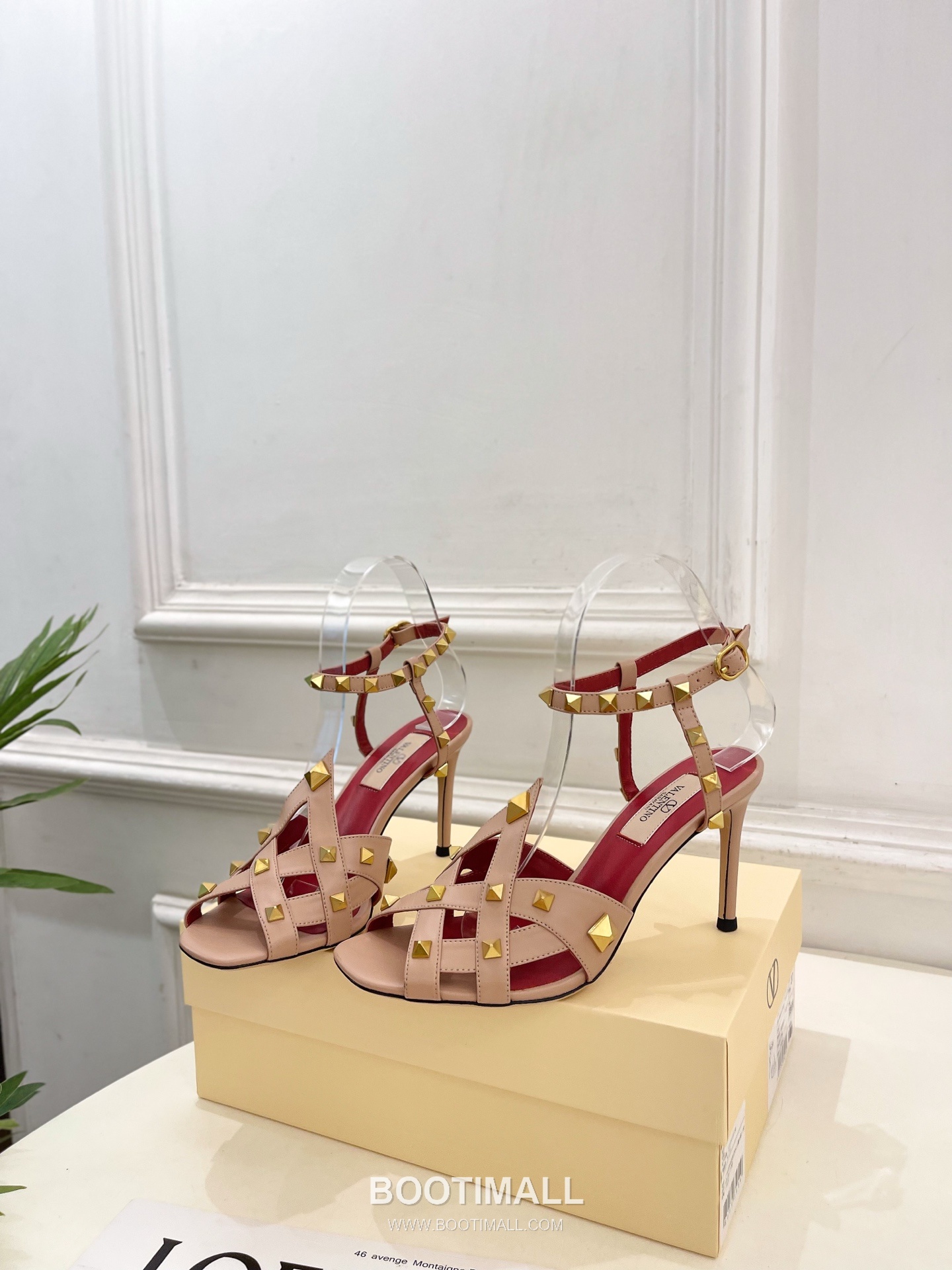 Valentino Garavani Studdy Roman Stud V Logo Pointed Toe Ankle Strap High Heel Sandals 발렌티노 가라바니 스터디 로만 스터드 V 로고 포인티드 토 앵클 스트랩 하이힐 샌들 3