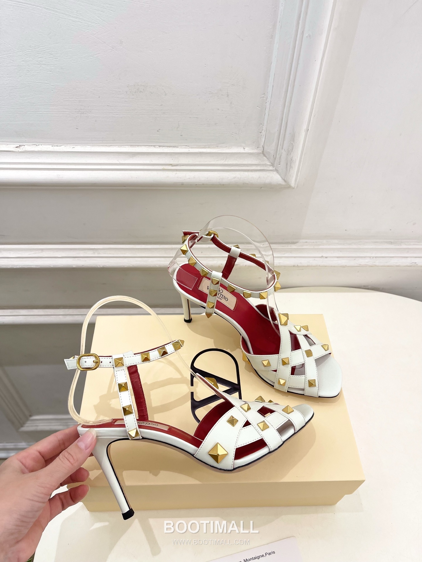 Valentino Garavani Studdy Roman Stud V Logo Pointed Toe Ankle Strap High Heel Sandals 발렌티노 가라바니 스터디 로만 스터드 V 로고 포인티드 토 앵클 스트랩 하이힐 샌들 4