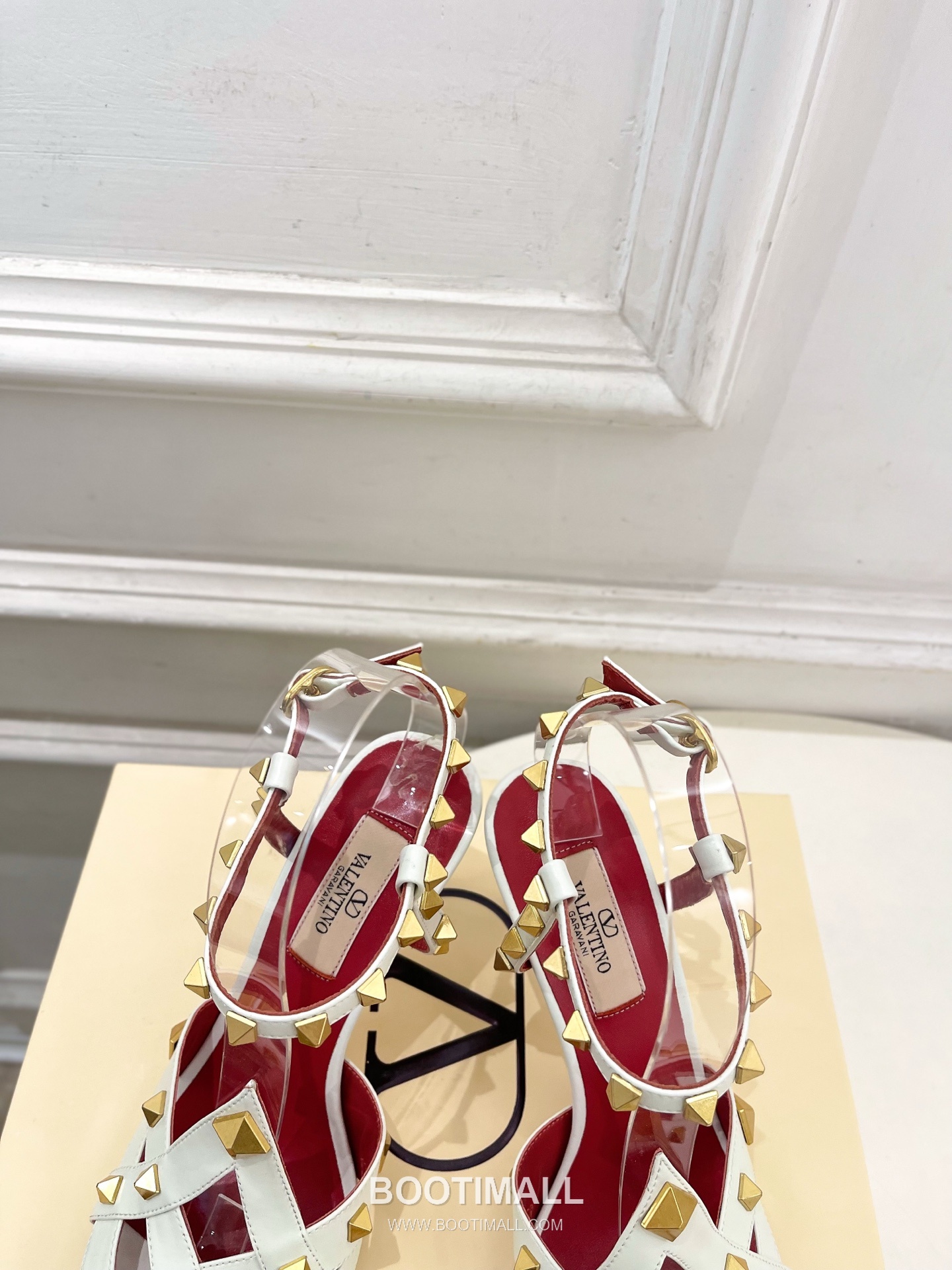 Valentino Garavani Studdy Roman Stud V Logo Pointed Toe Ankle Strap High Heel Sandals 발렌티노 가라바니 스터디 로만 스터드 V 로고 포인티드 토 앵클 스트랩 하이힐 샌들 8