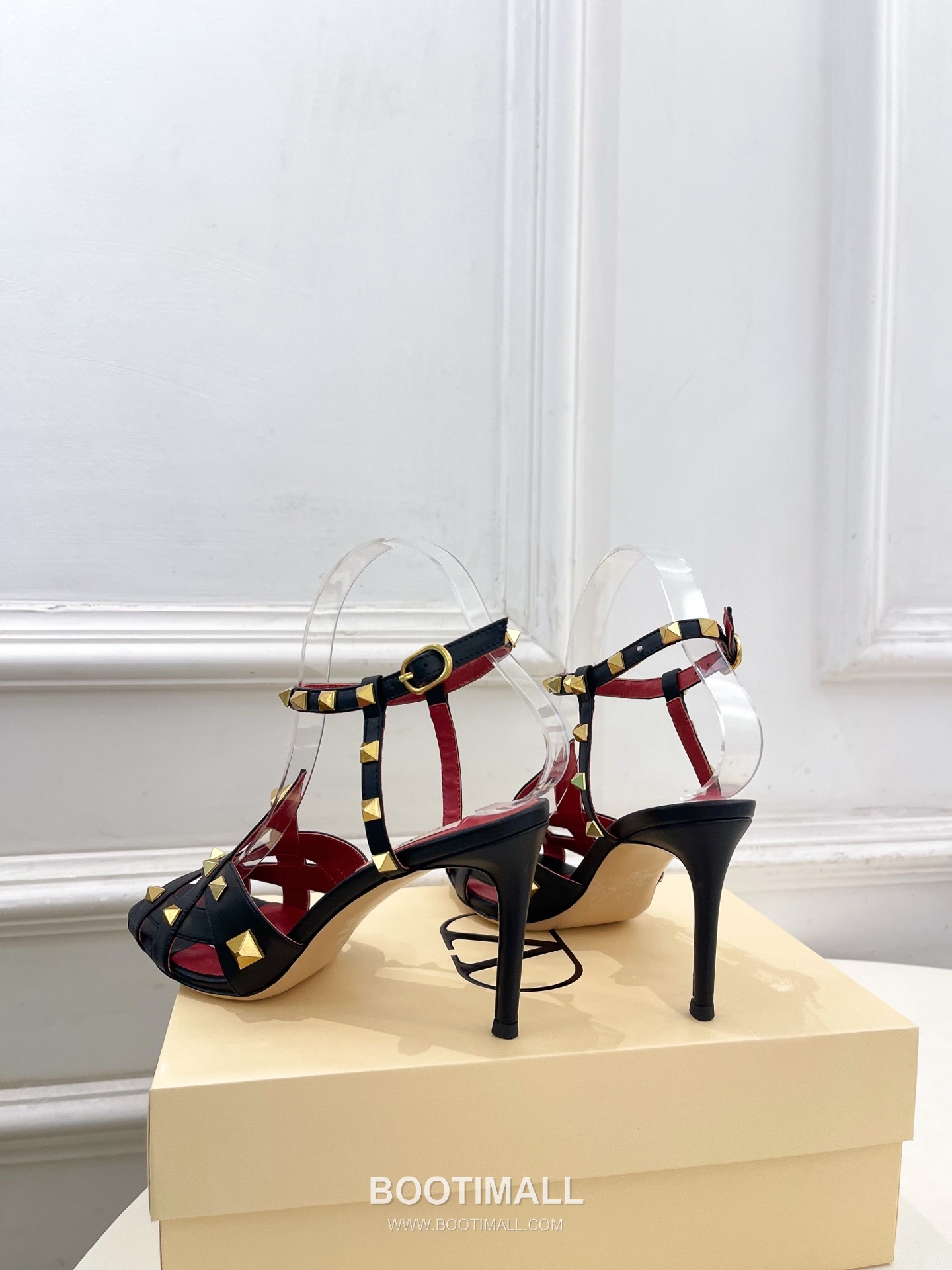 Valentino Garavani Studdy Roman Stud V Logo Pointed Toe Ankle Strap High Heel Sandals 발렌티노 가라바니 스터디 로만 스터드 V 로고 포인티드 토 앵클 스트랩 하이힐 샌들 8