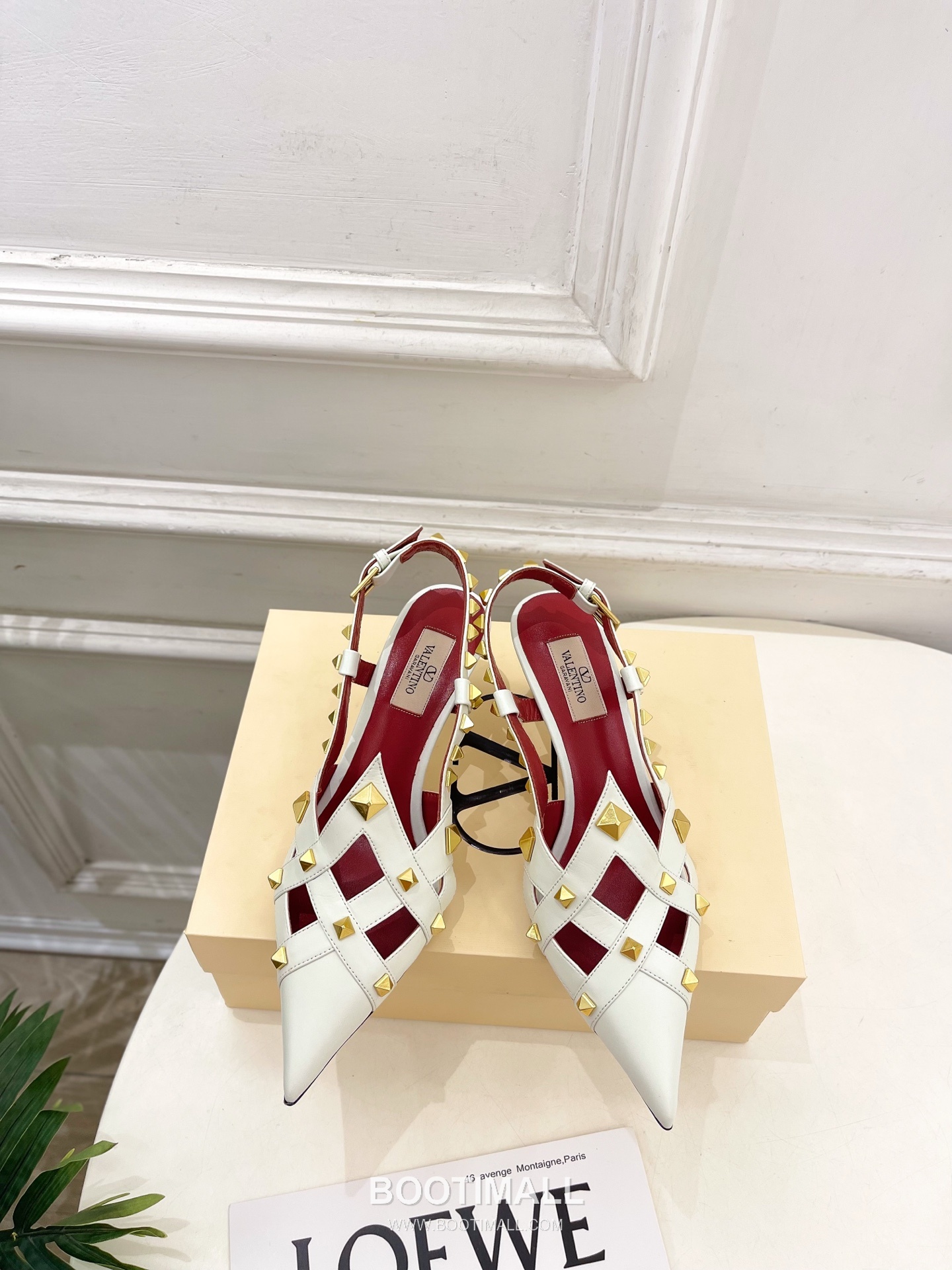 Valentino Garavani Studdy Roman Stud V Logo Buckle Ankle Strap Pointed Toe High Heel Sandals 발렌티노 가라바니 스터디 로만 스터드 V 로고 버클 앵클 스트랩 포인티드 토 하이힐 샌들 1