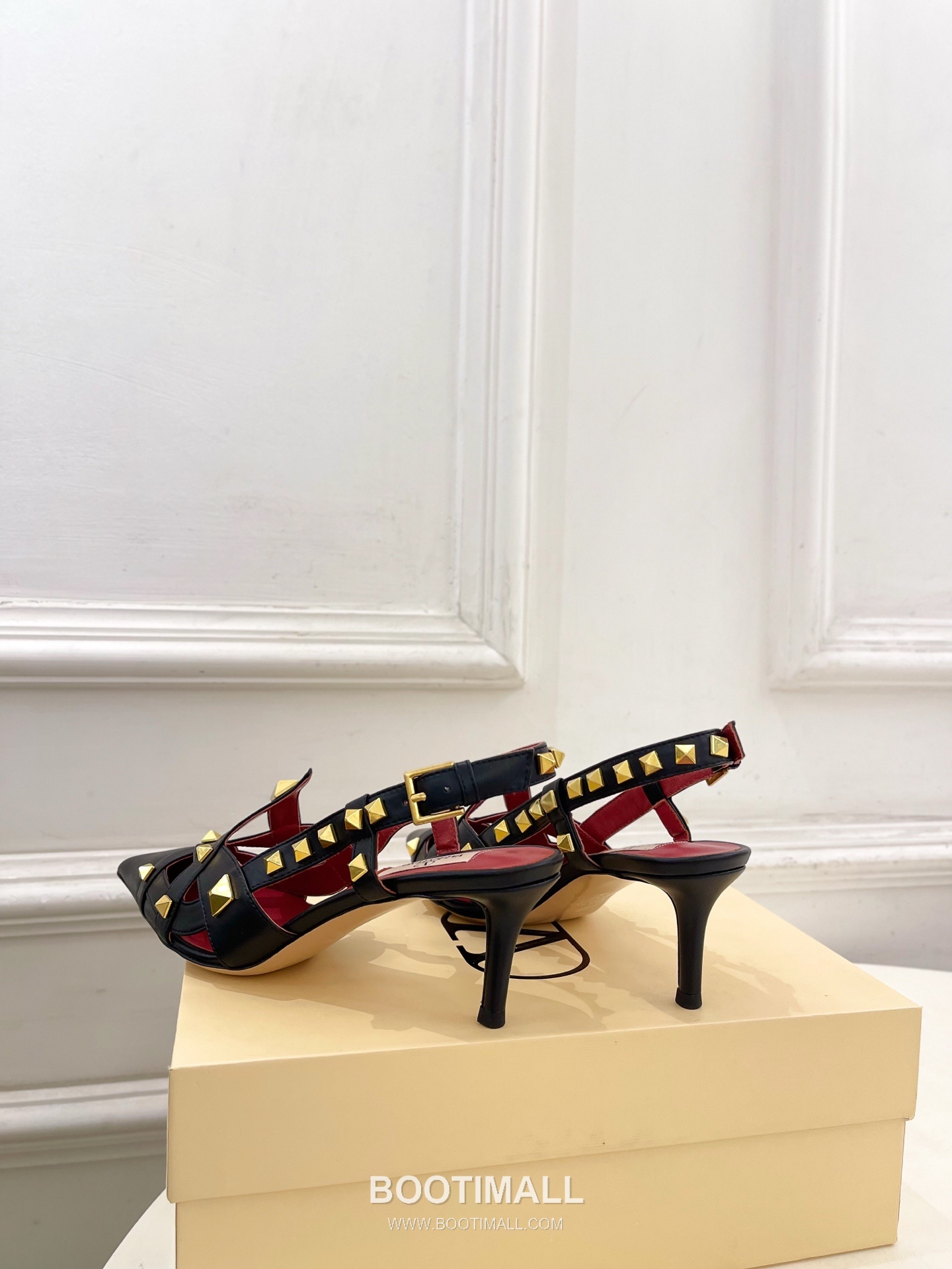 Valentino Garavani Studdy Roman Stud V Logo Buckle Ankle Strap Pointed Toe High Heel Sandals 발렌티노 가라바니 스터디 로만 스터드 V 로고 버클 앵클 스트랩 포인티드 토 하이힐 샌들 8