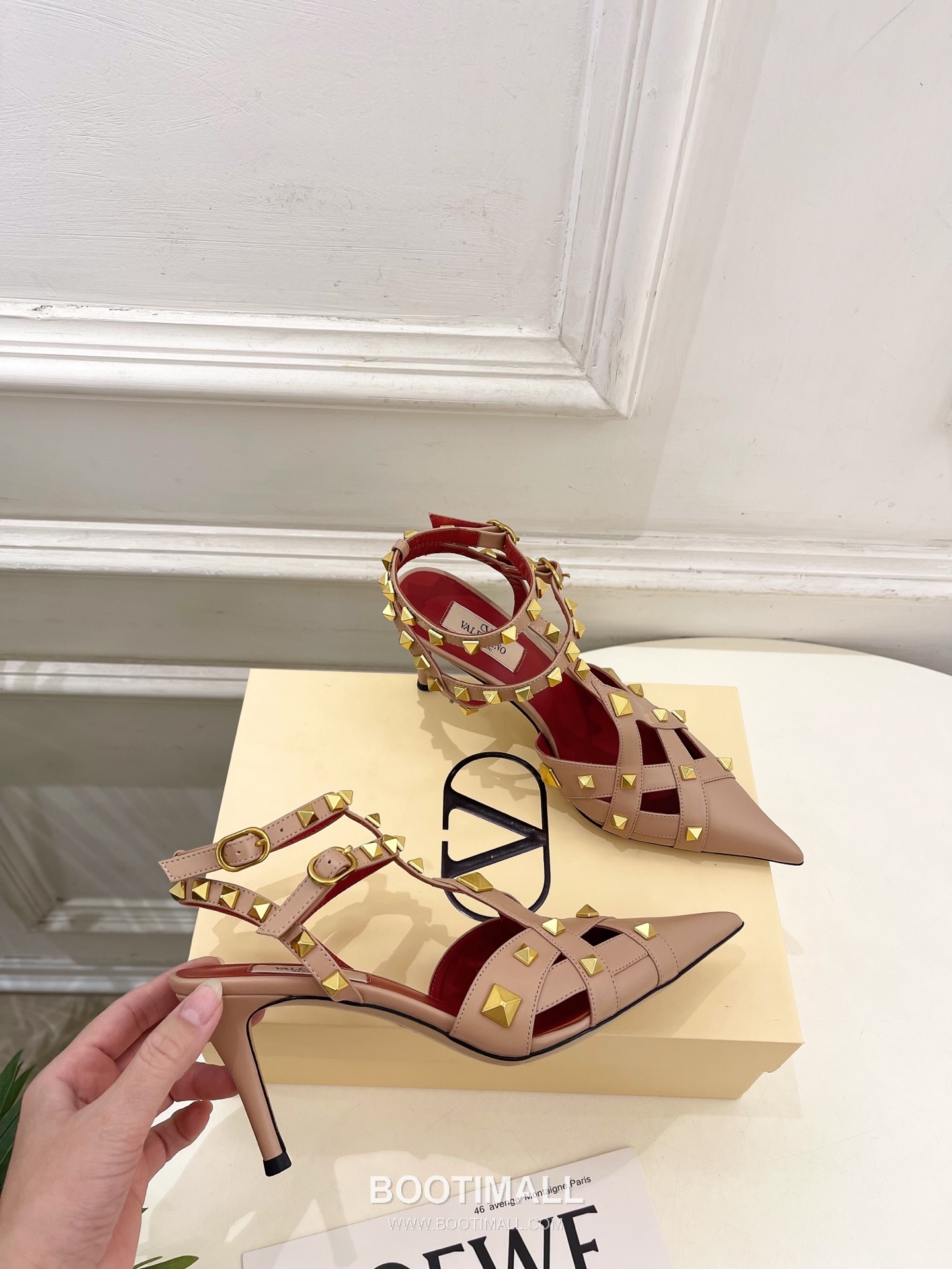 Valentino Garavani Studdy Roman Stud V Logo Buckle Ankle Strap Pointed Toe High Heel Sandals 발렌티노 가라바니 스터디 로만 스터드 V 로고 버클 앵클 스트랩 포인티드 토 하이힐 샌들 4