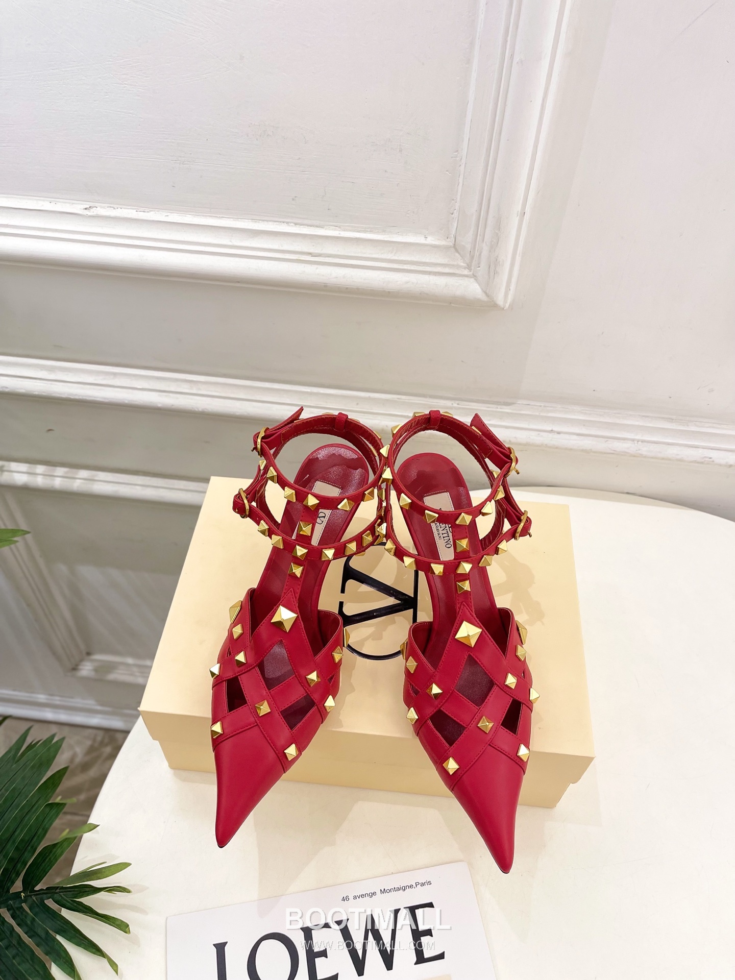 Valentino Garavani Studdy Roman Stud V Logo Buckle Ankle Strap Pointed Toe High Heel Sandals 발렌티노 가라바니 스터디 로만 스터드 V 로고 버클 앵클 스트랩 포인티드 토 하이힐 샌들 1