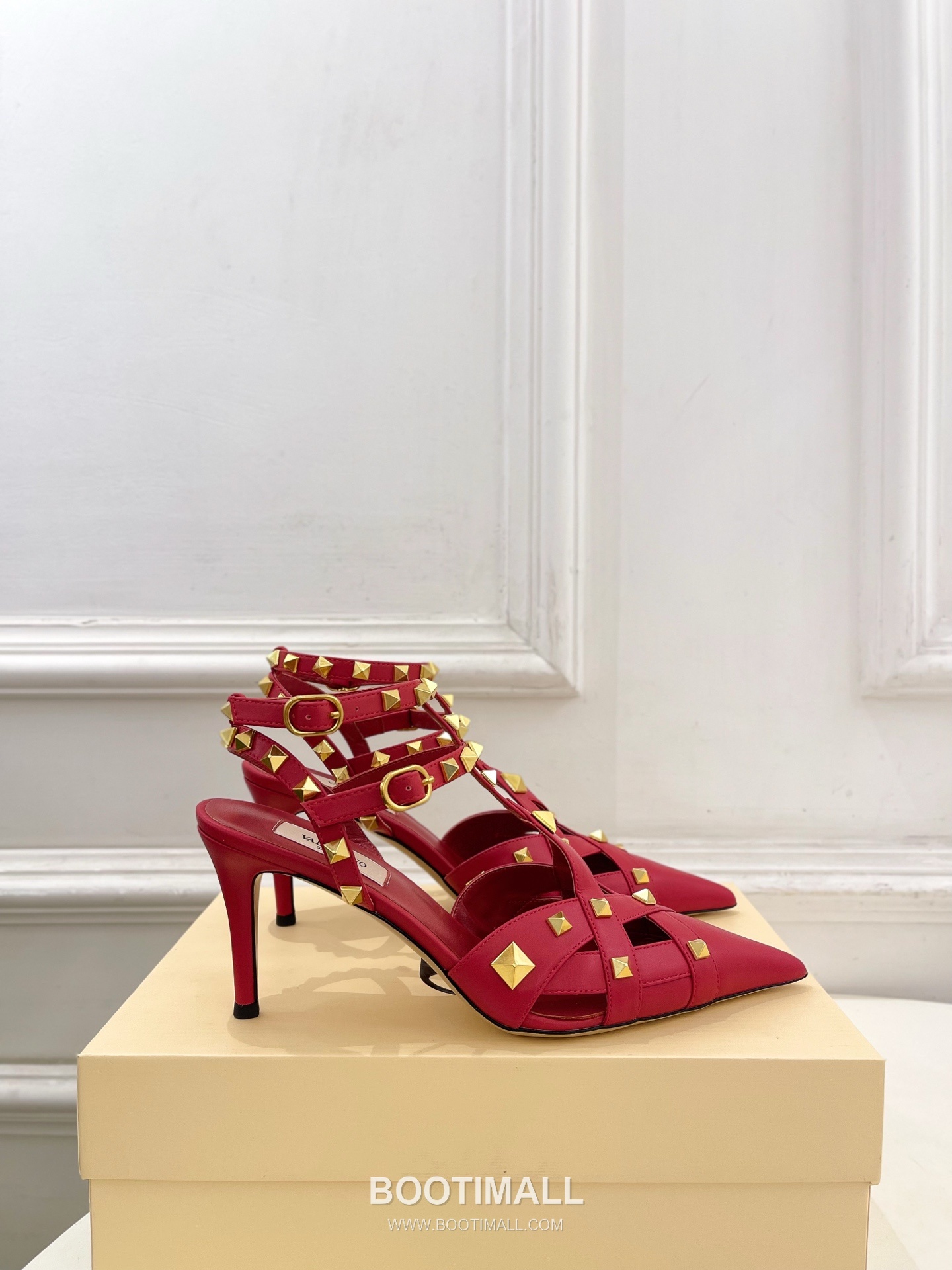 Valentino Garavani Studdy Roman Stud V Logo Buckle Ankle Strap Pointed Toe High Heel Sandals 발렌티노 가라바니 스터디 로만 스터드 V 로고 버클 앵클 스트랩 포인티드 토 하이힐 샌들 2