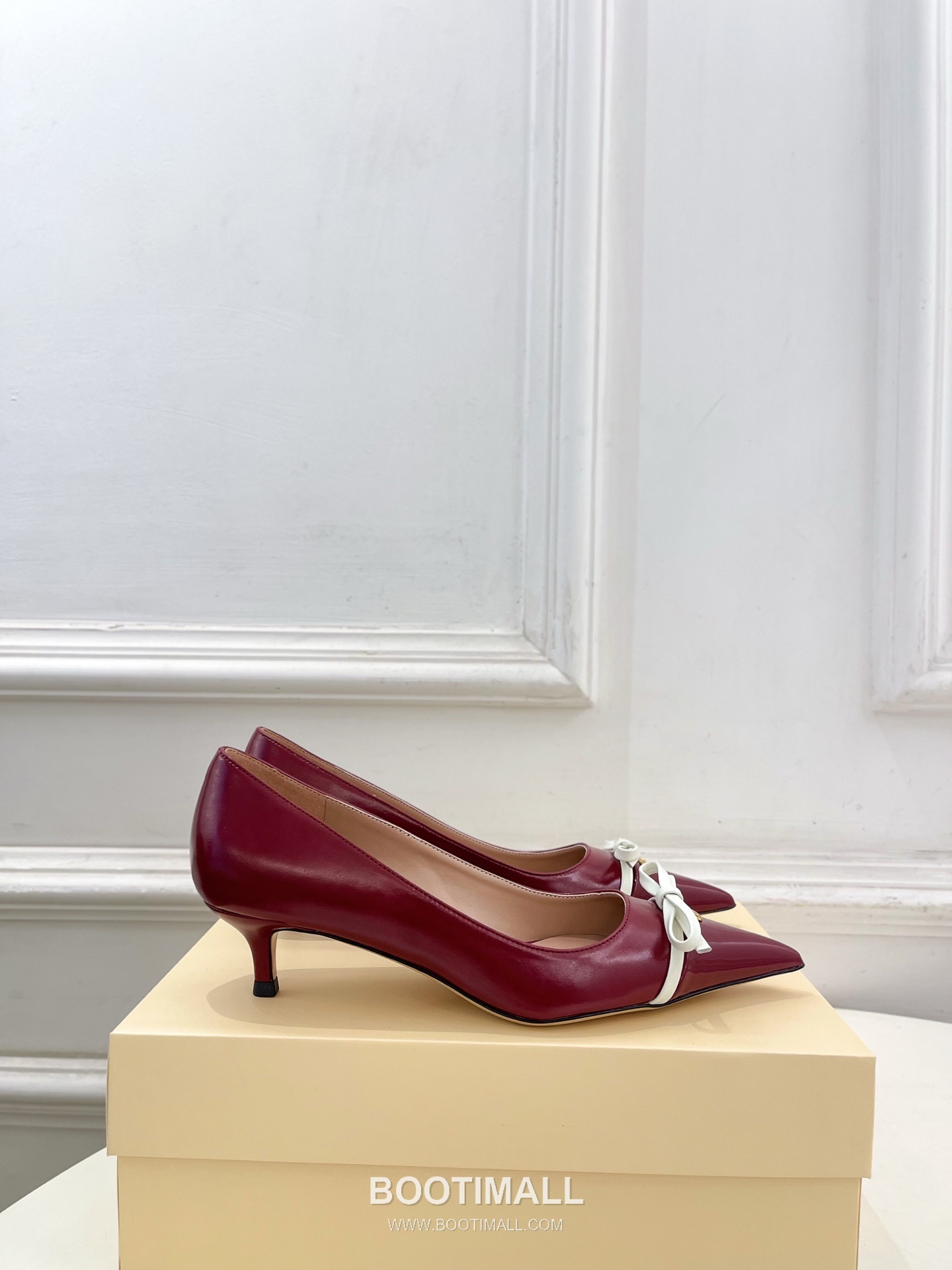 Valentino VT Pointed Toe Bow Leather Pumps 발렌티노 VT 포인티드 토 보우 레더 펌프스 2